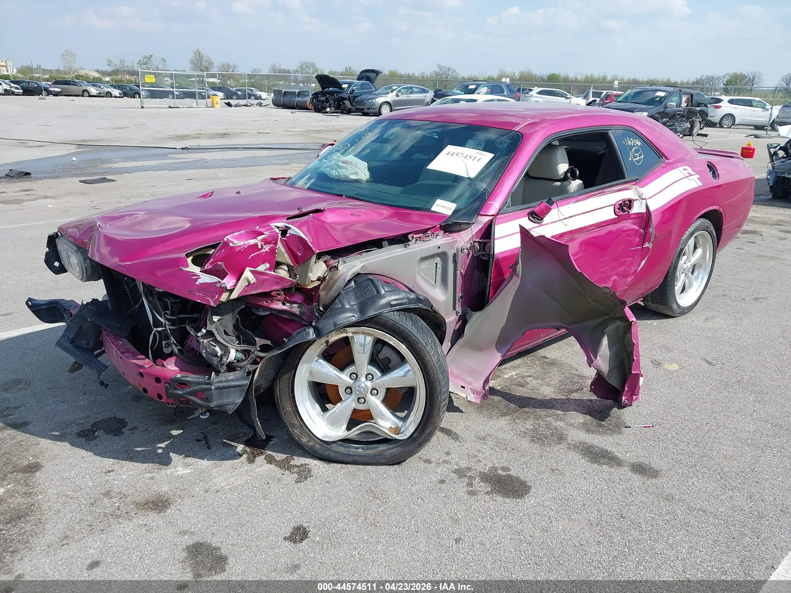 DODGE CHALLENGER image 2