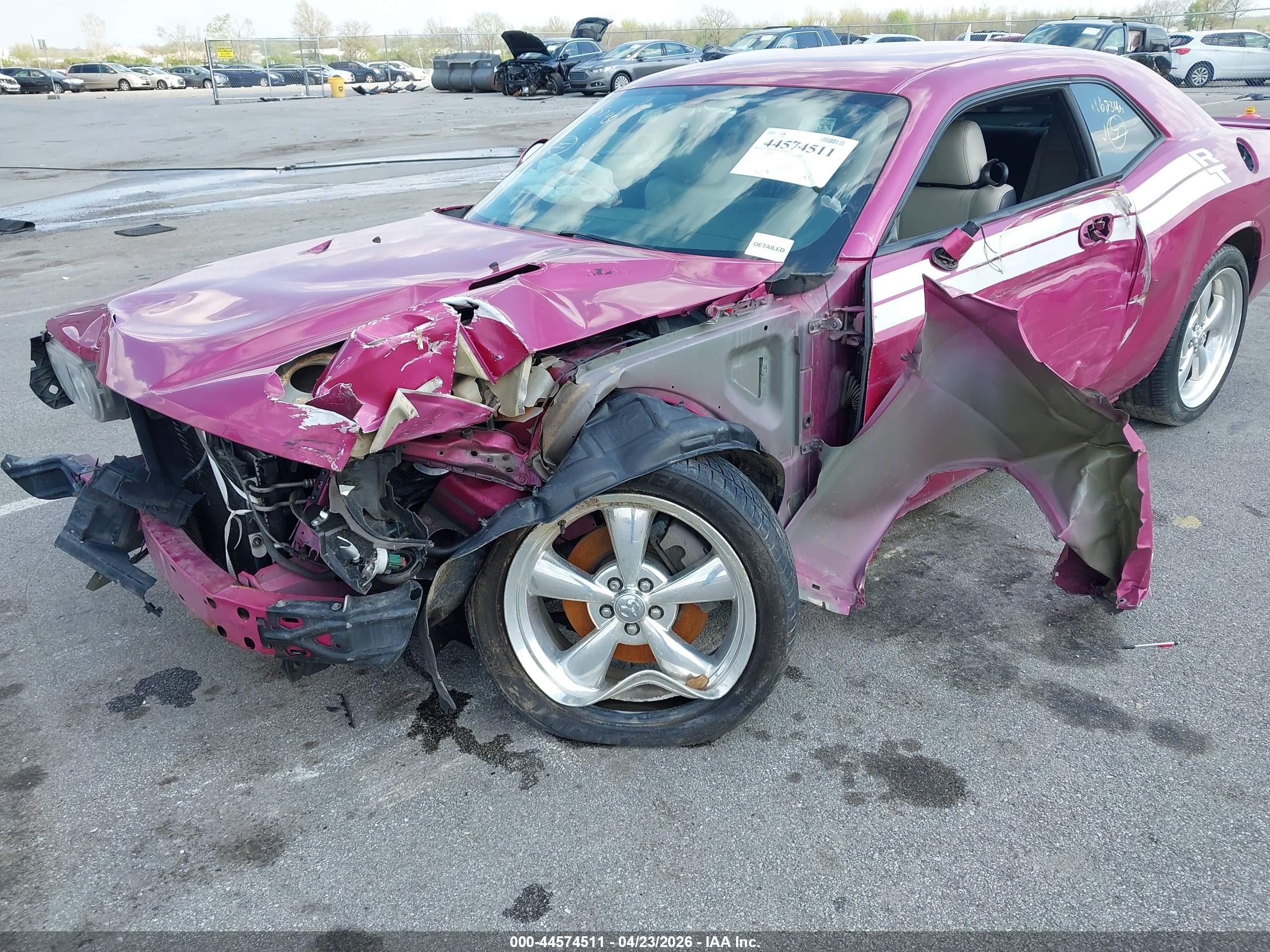 DODGE CHALLENGER image 6