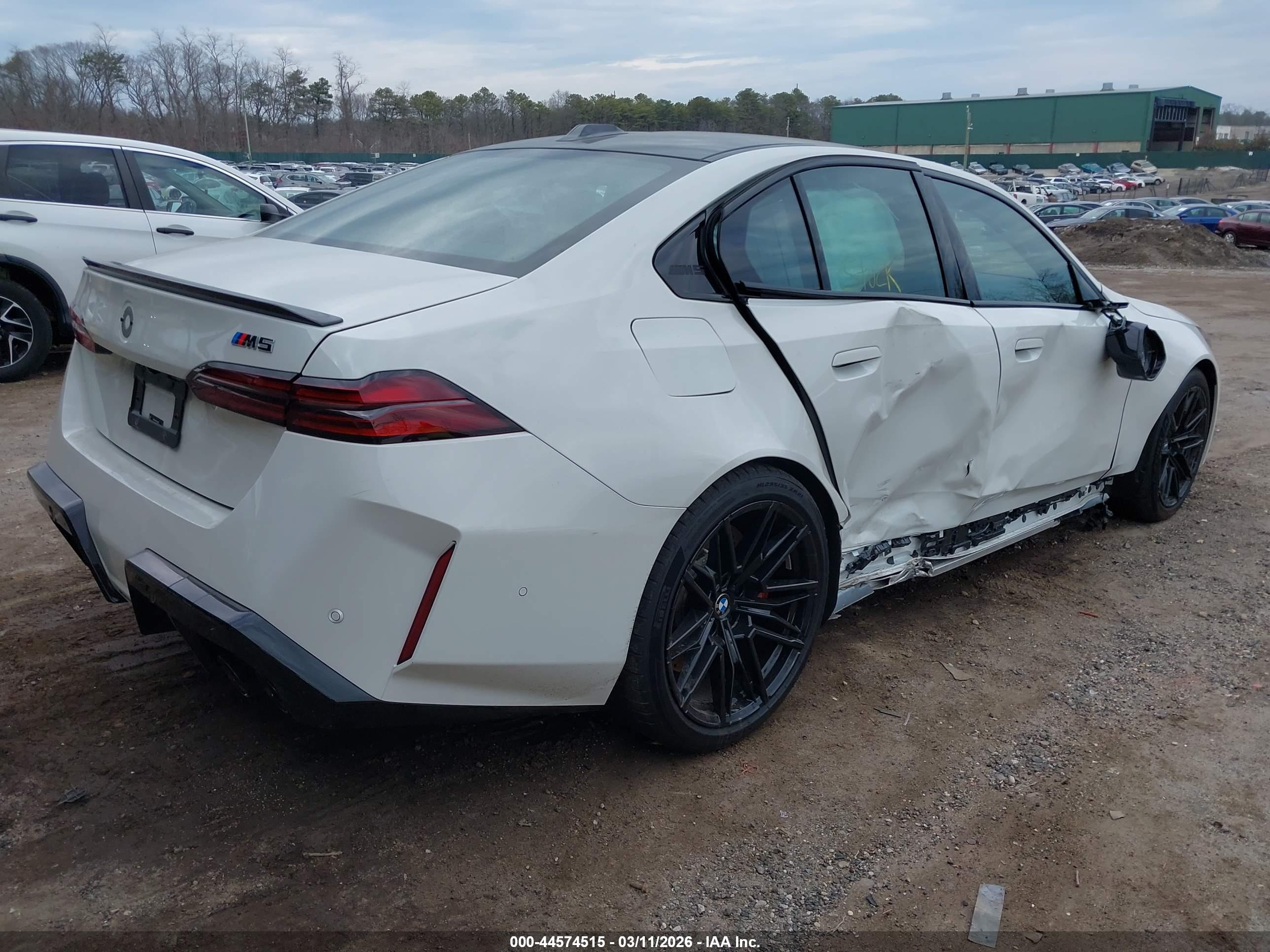 BMW M5 image 4