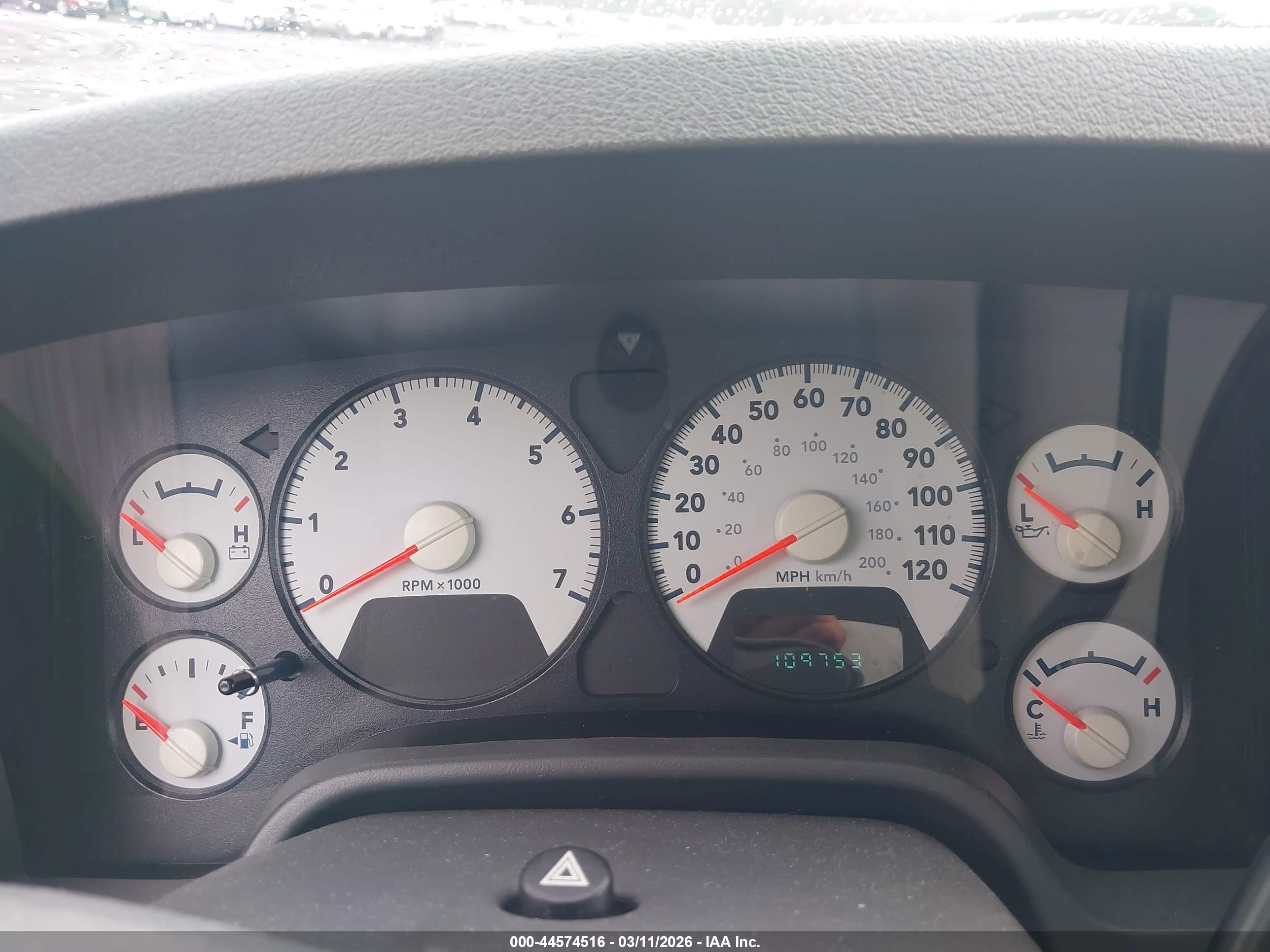 DODGE RAM image 7