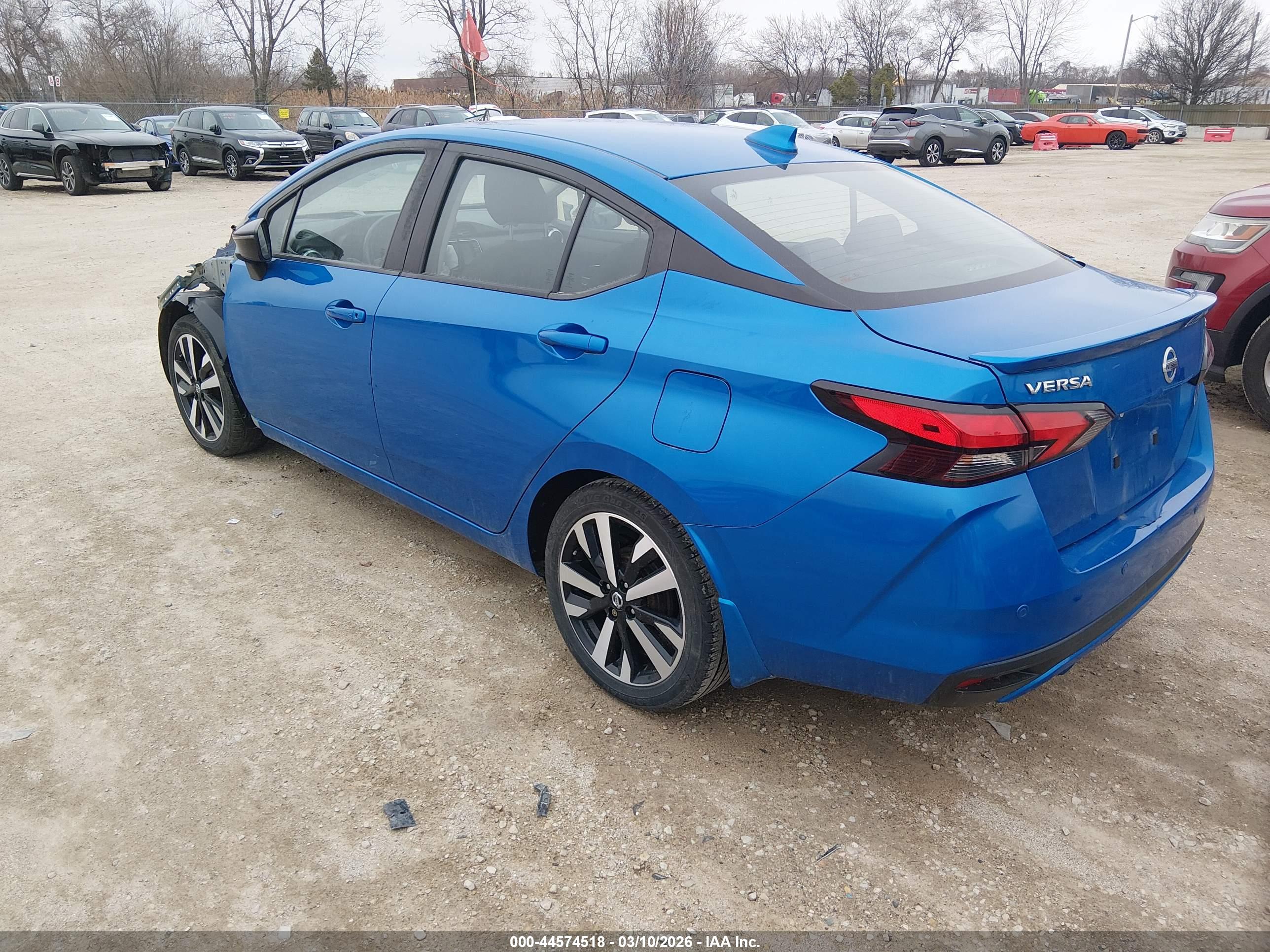 NISSAN VERSA image 3