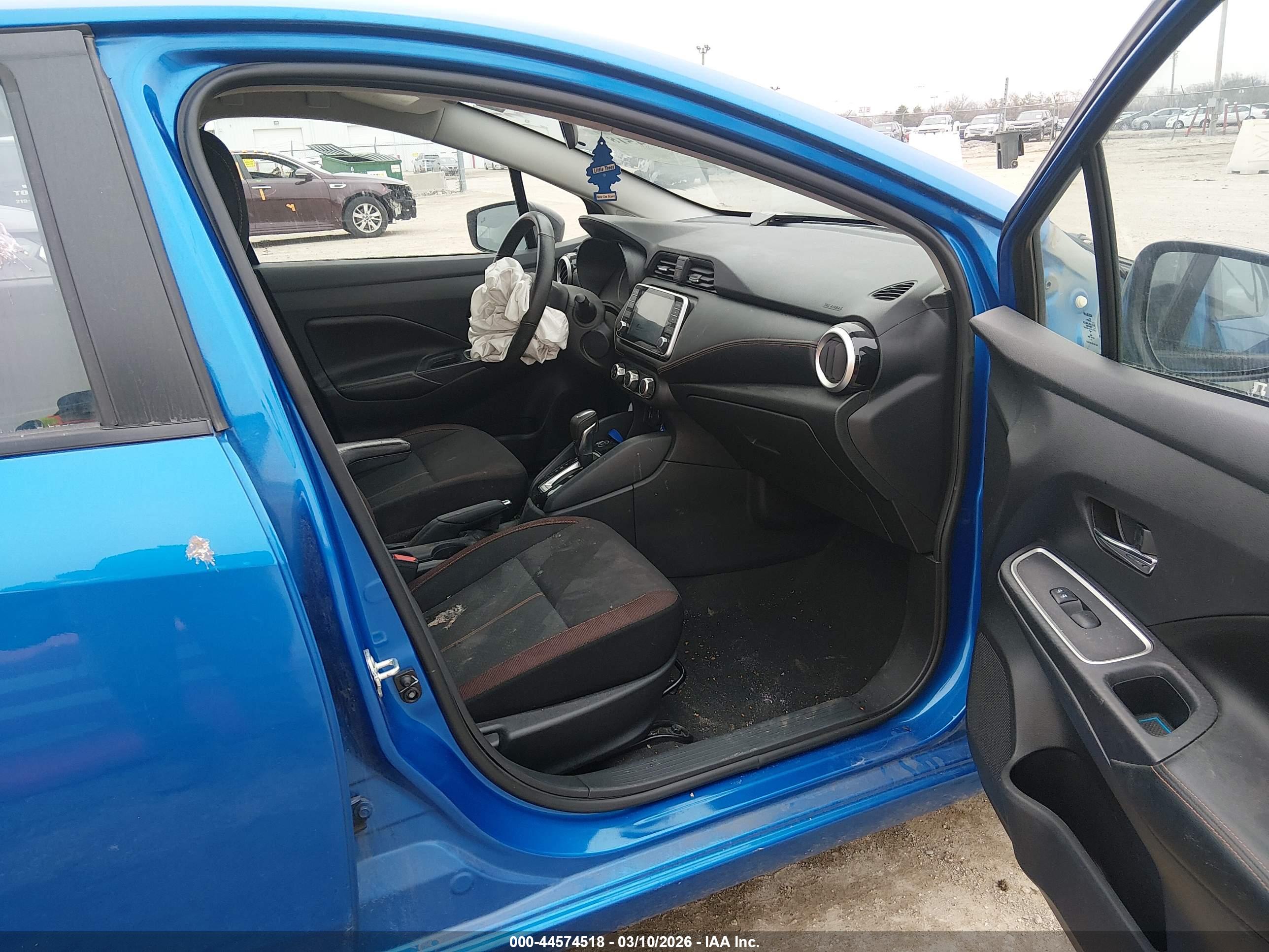 NISSAN VERSA image 5