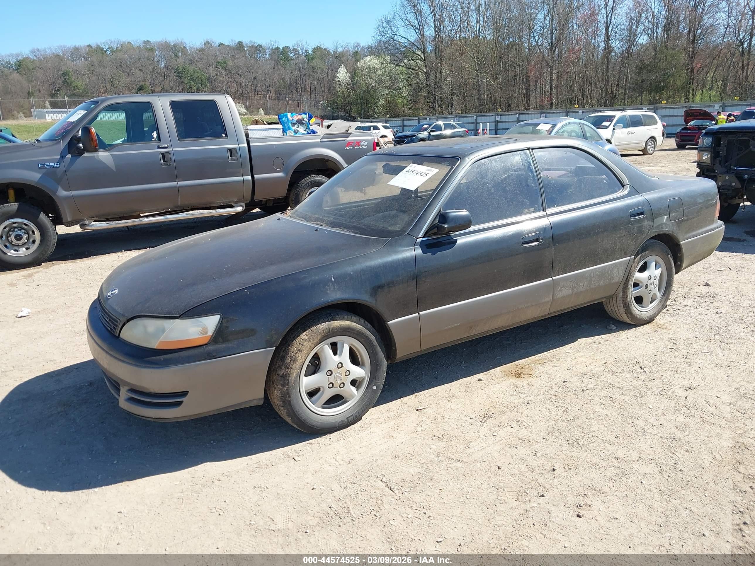 LEXUS ES image 2