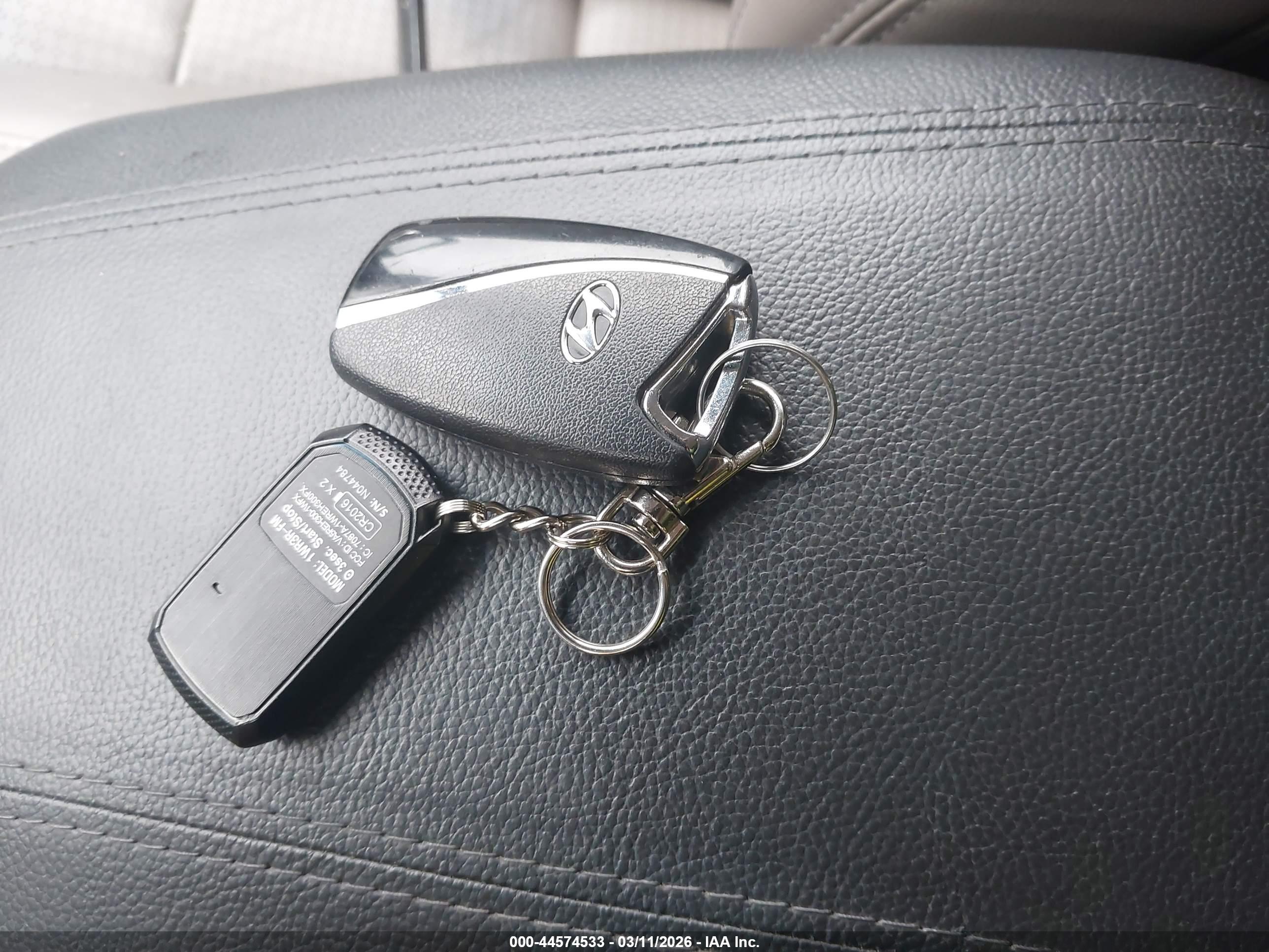 HYUNDAI SANTA image 11