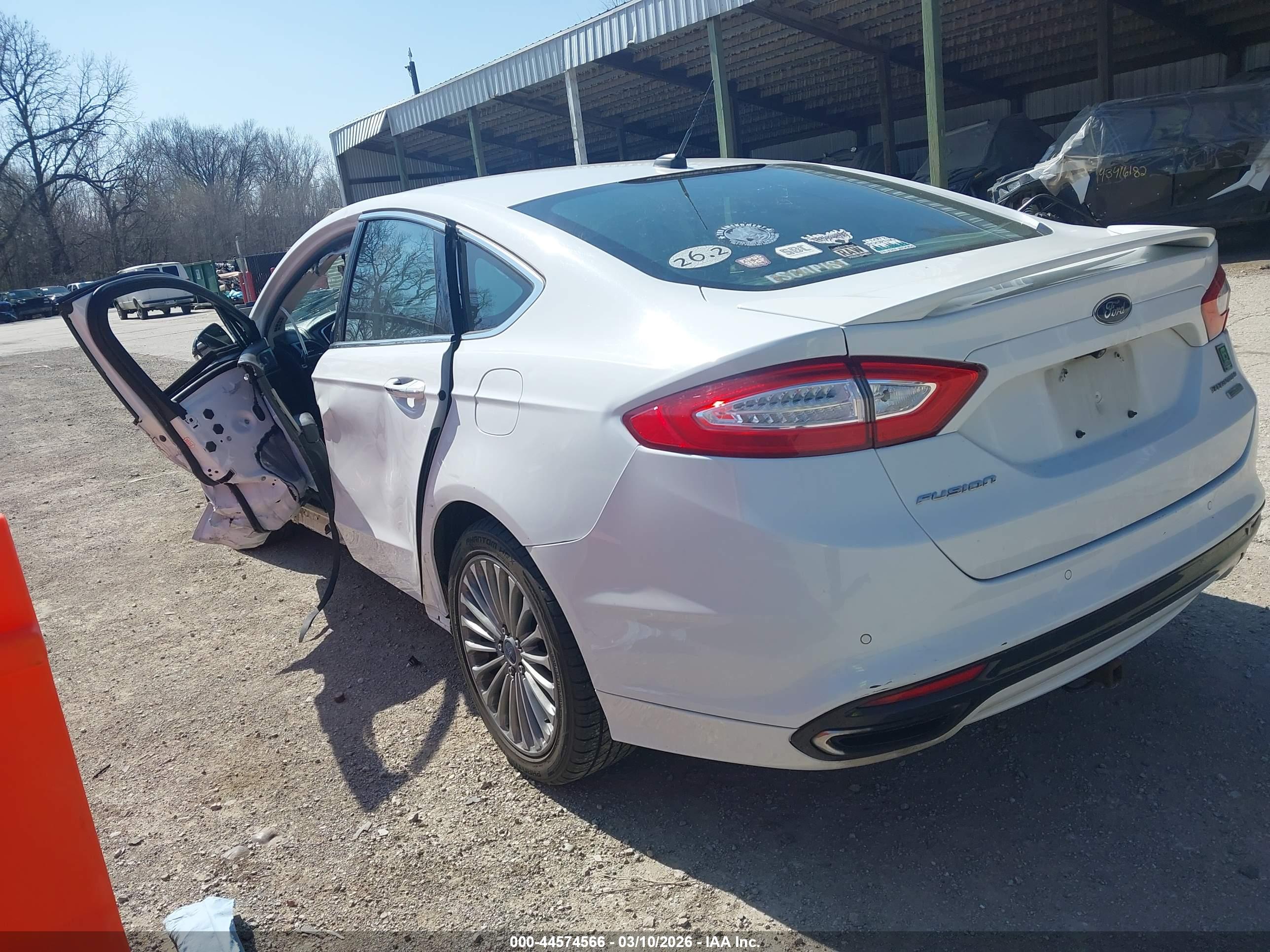 FORD FUSION image 3