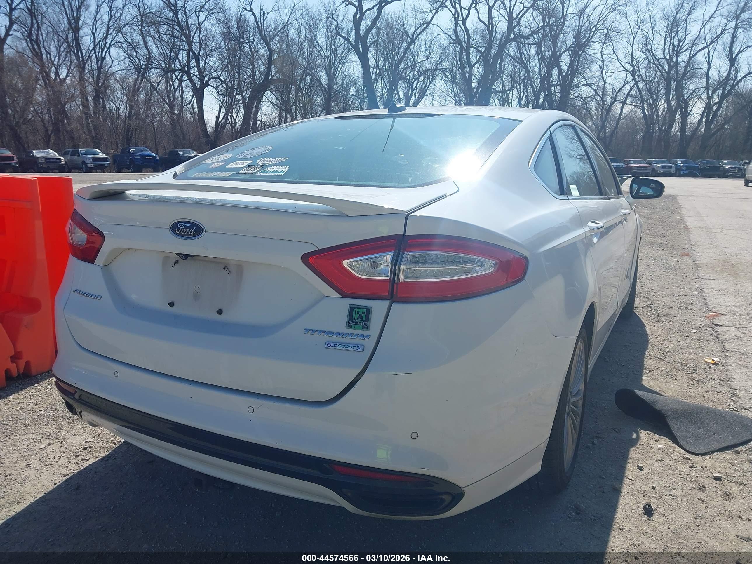 FORD FUSION image 4