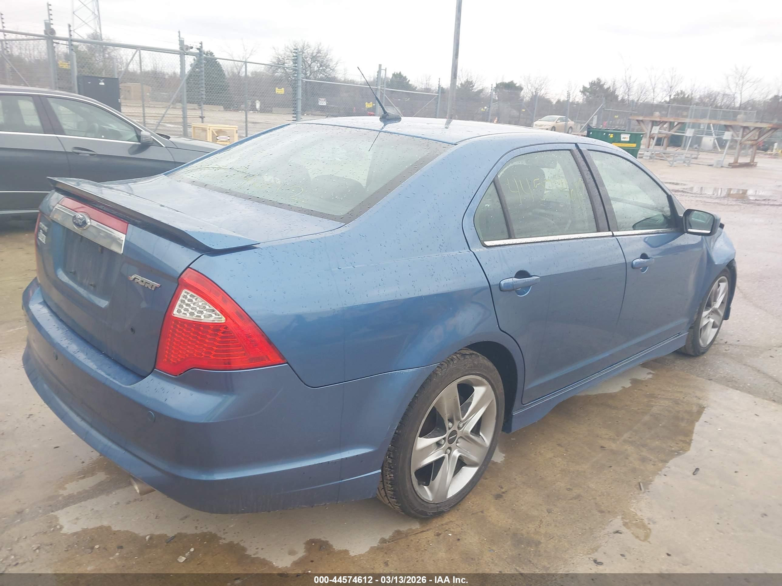 FORD FUSION image 4
