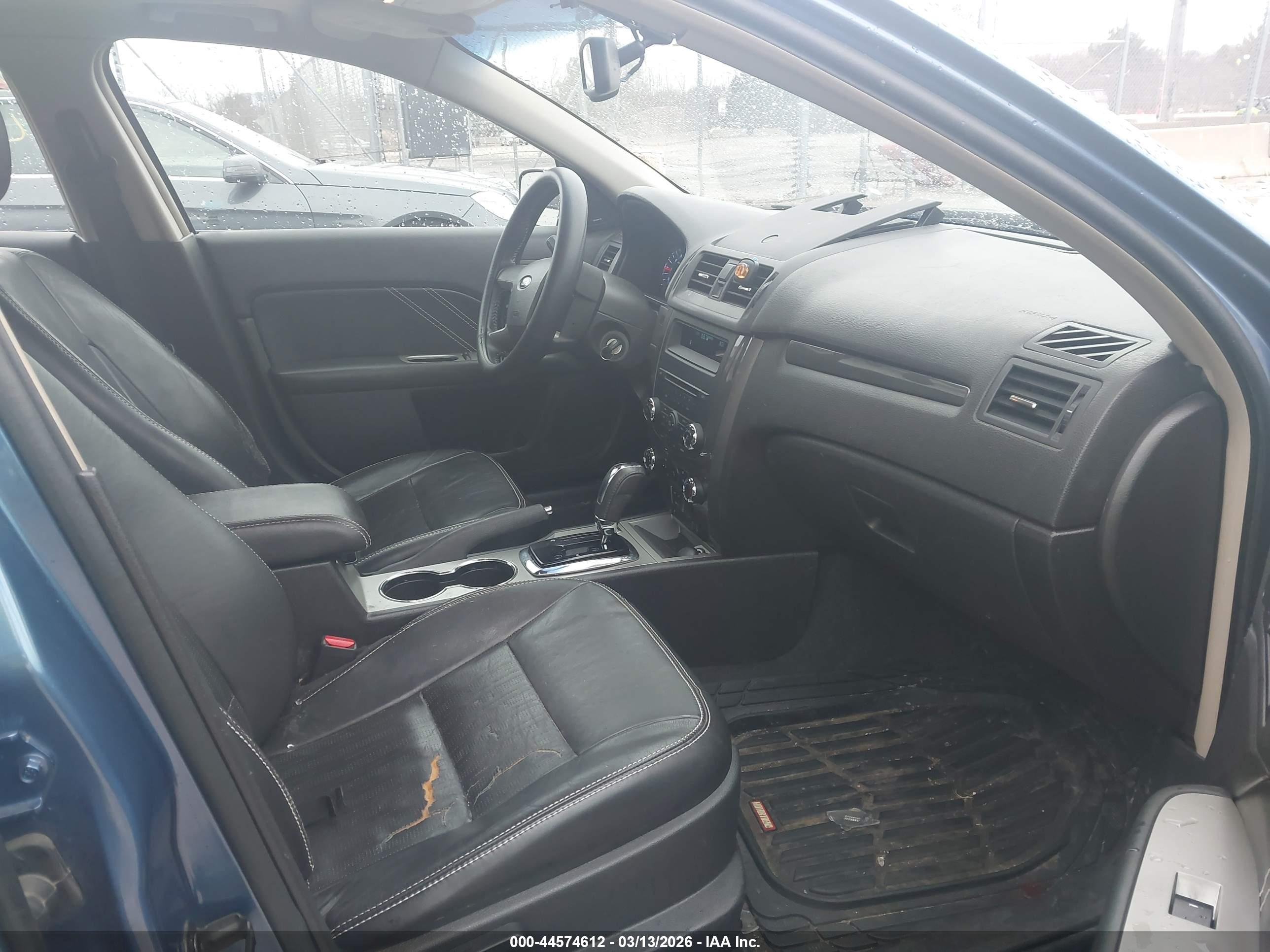 FORD FUSION image 5