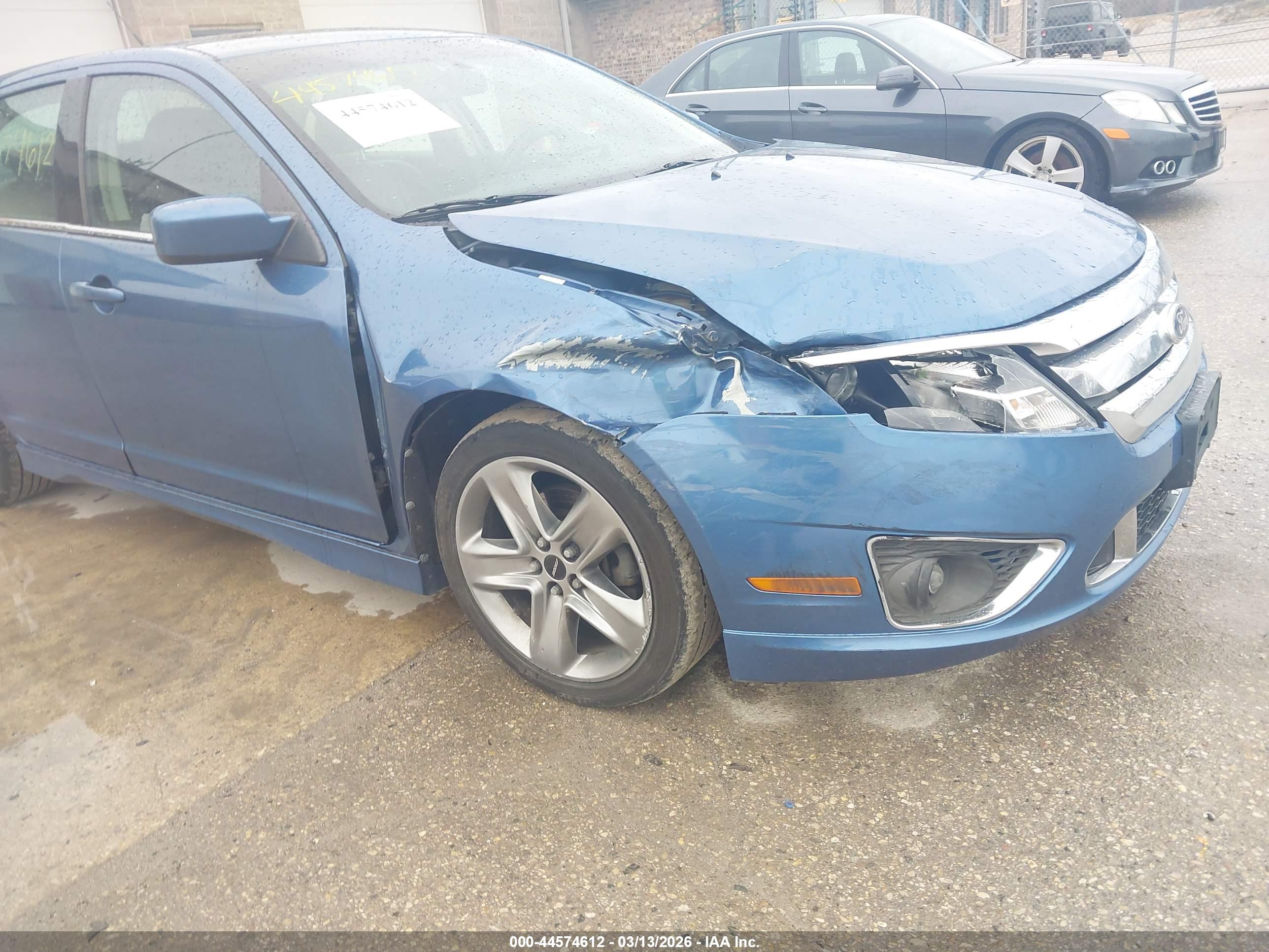 FORD FUSION image 6