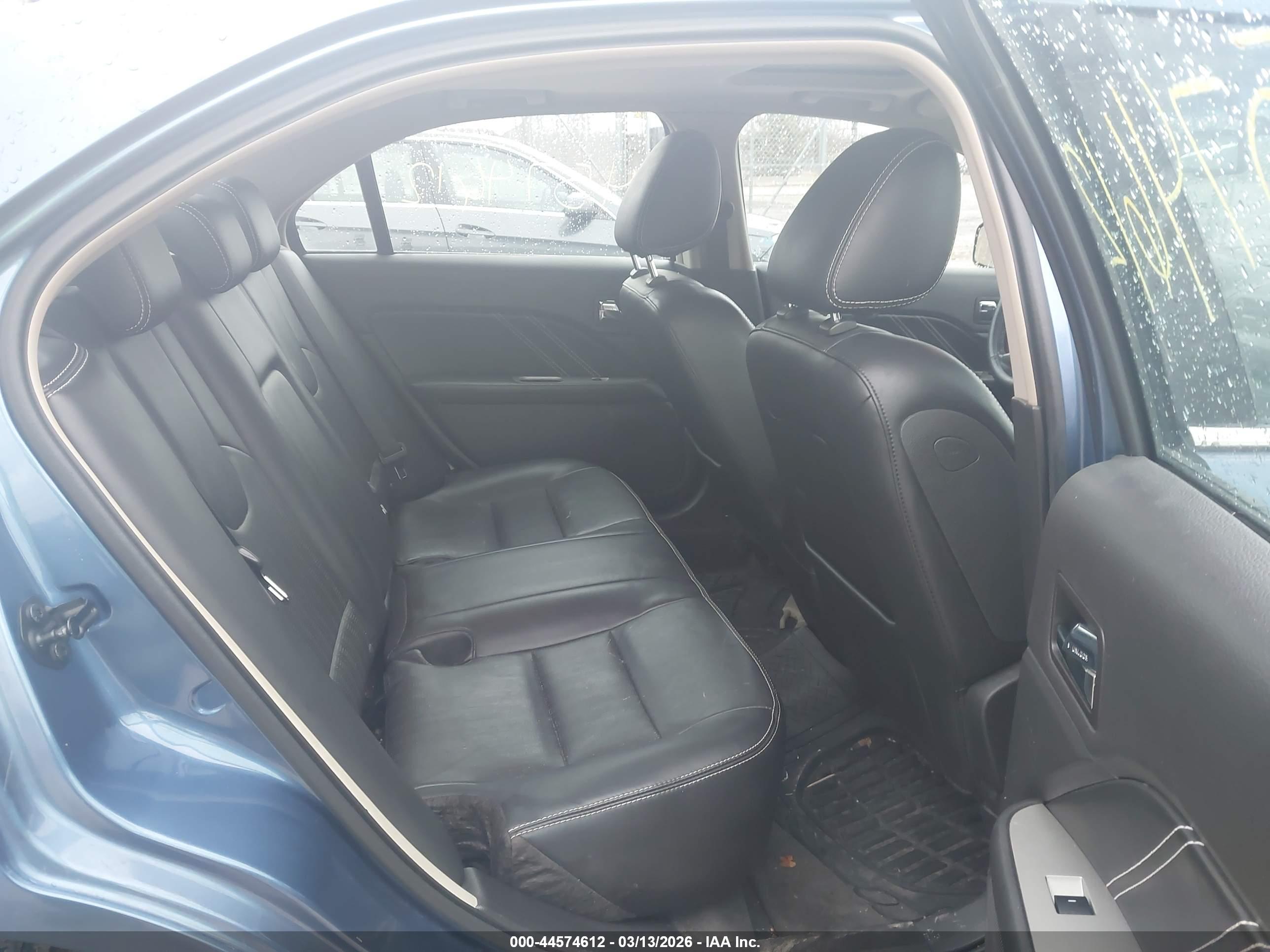 FORD FUSION image 8