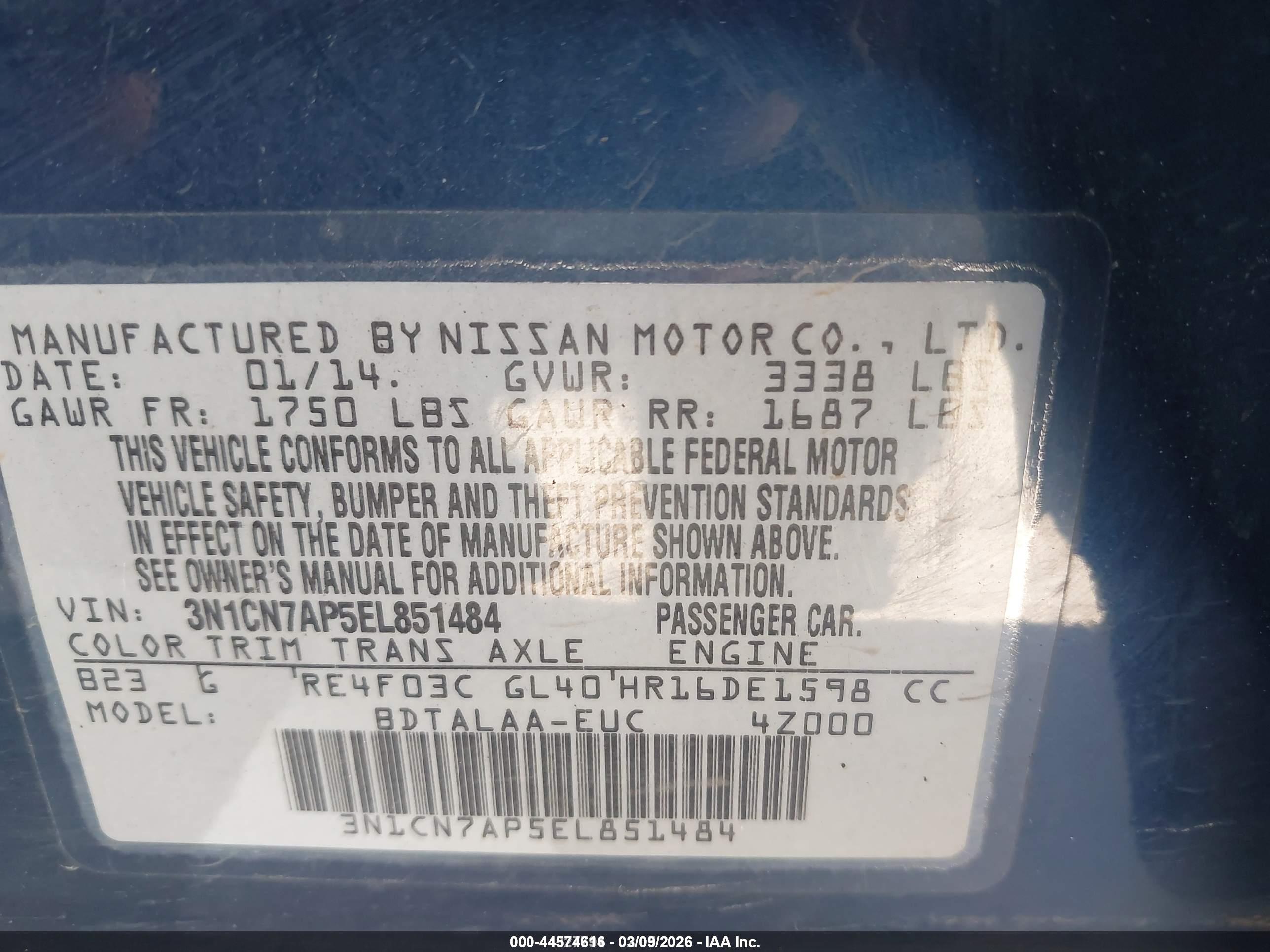 NISSAN VERSA image 9