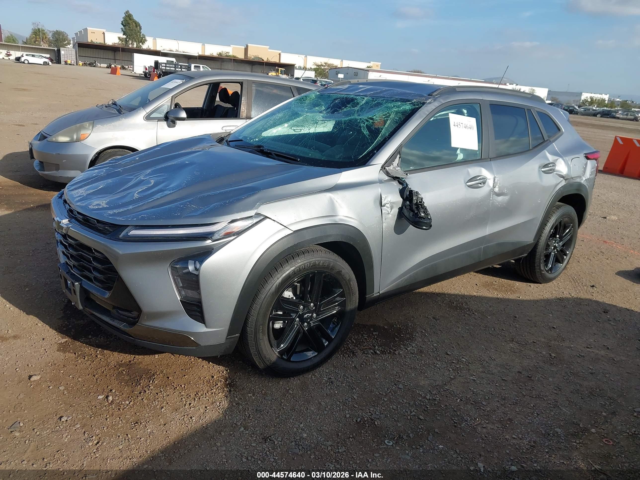 CHEVROLET TRAX image 2