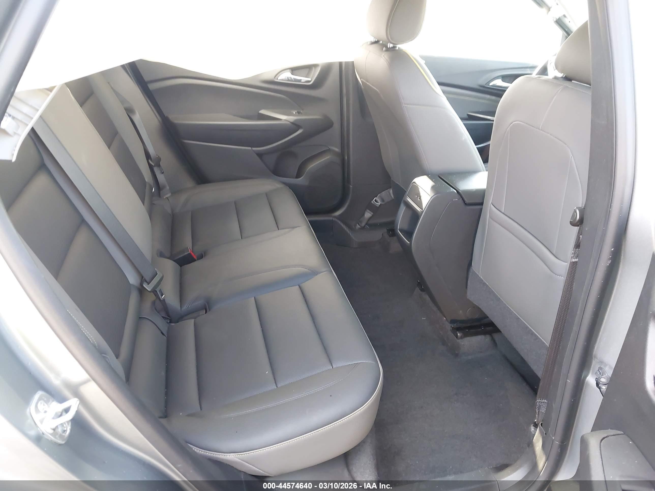 CHEVROLET TRAX image 8