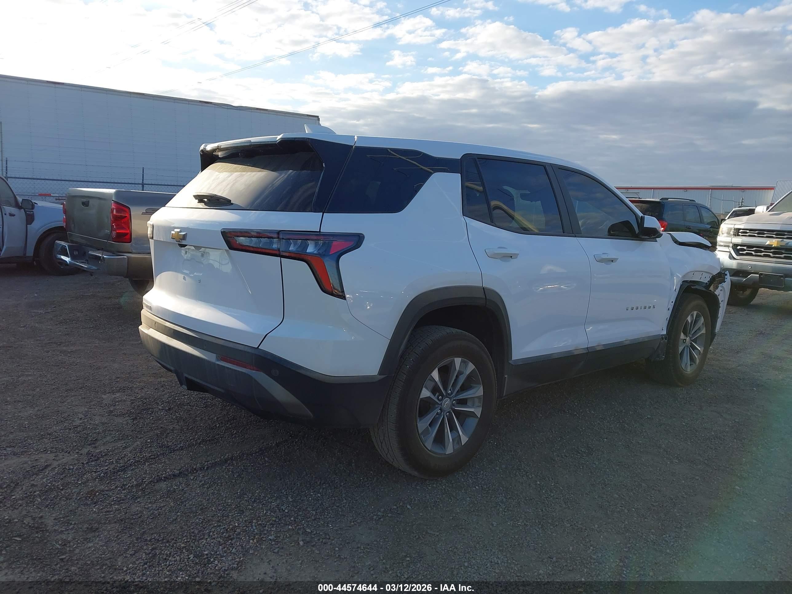 CHEVROLET EQUINOX image 4