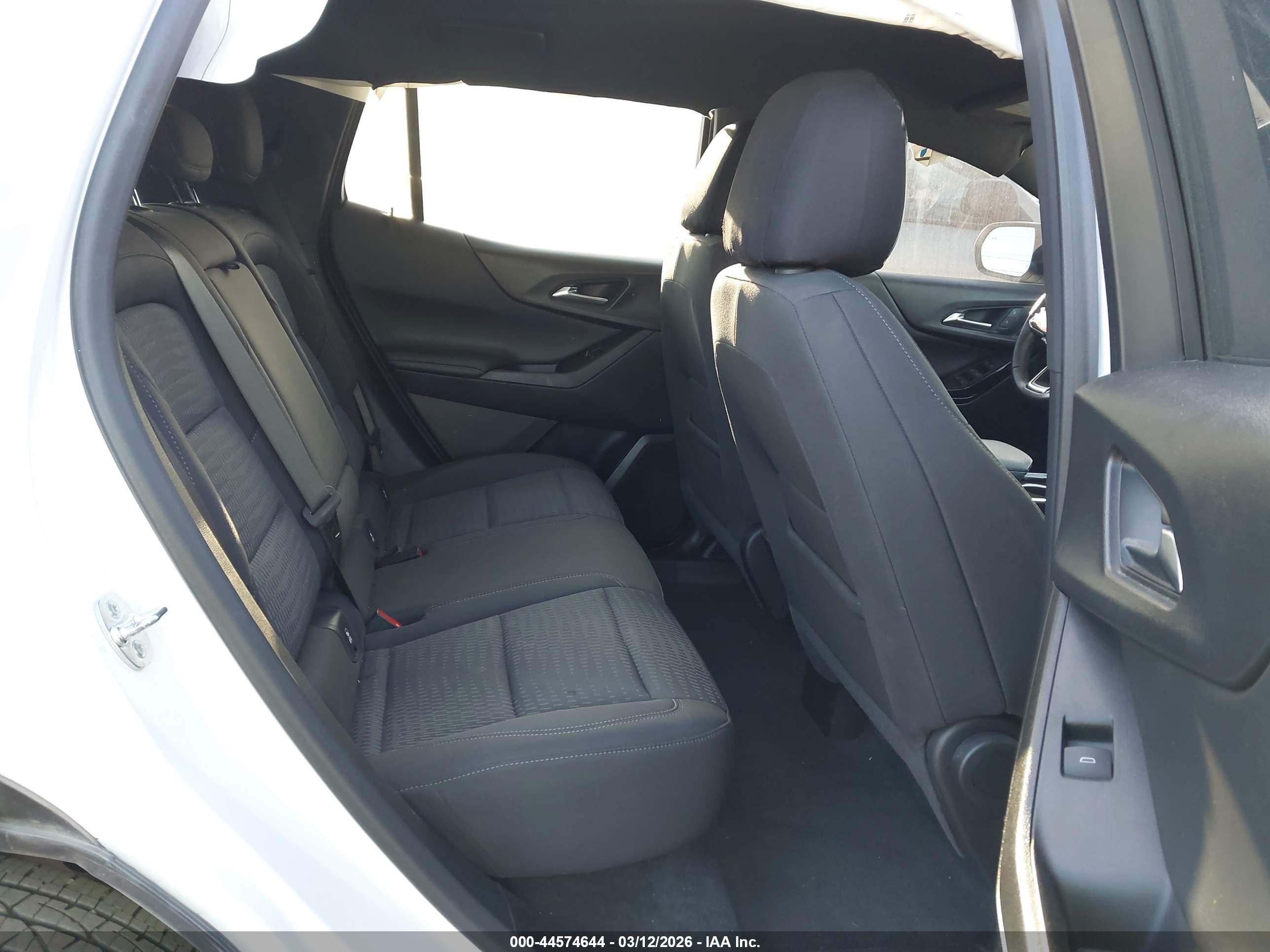 CHEVROLET EQUINOX image 8