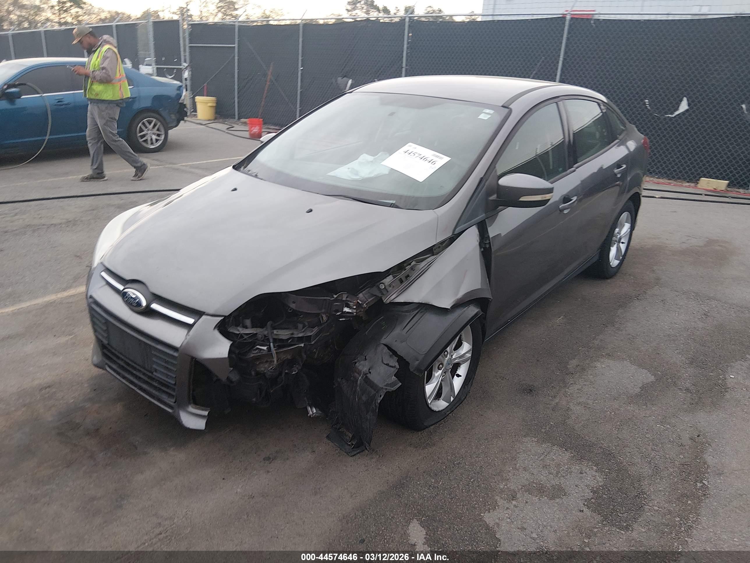 FORD FOCUS image 2