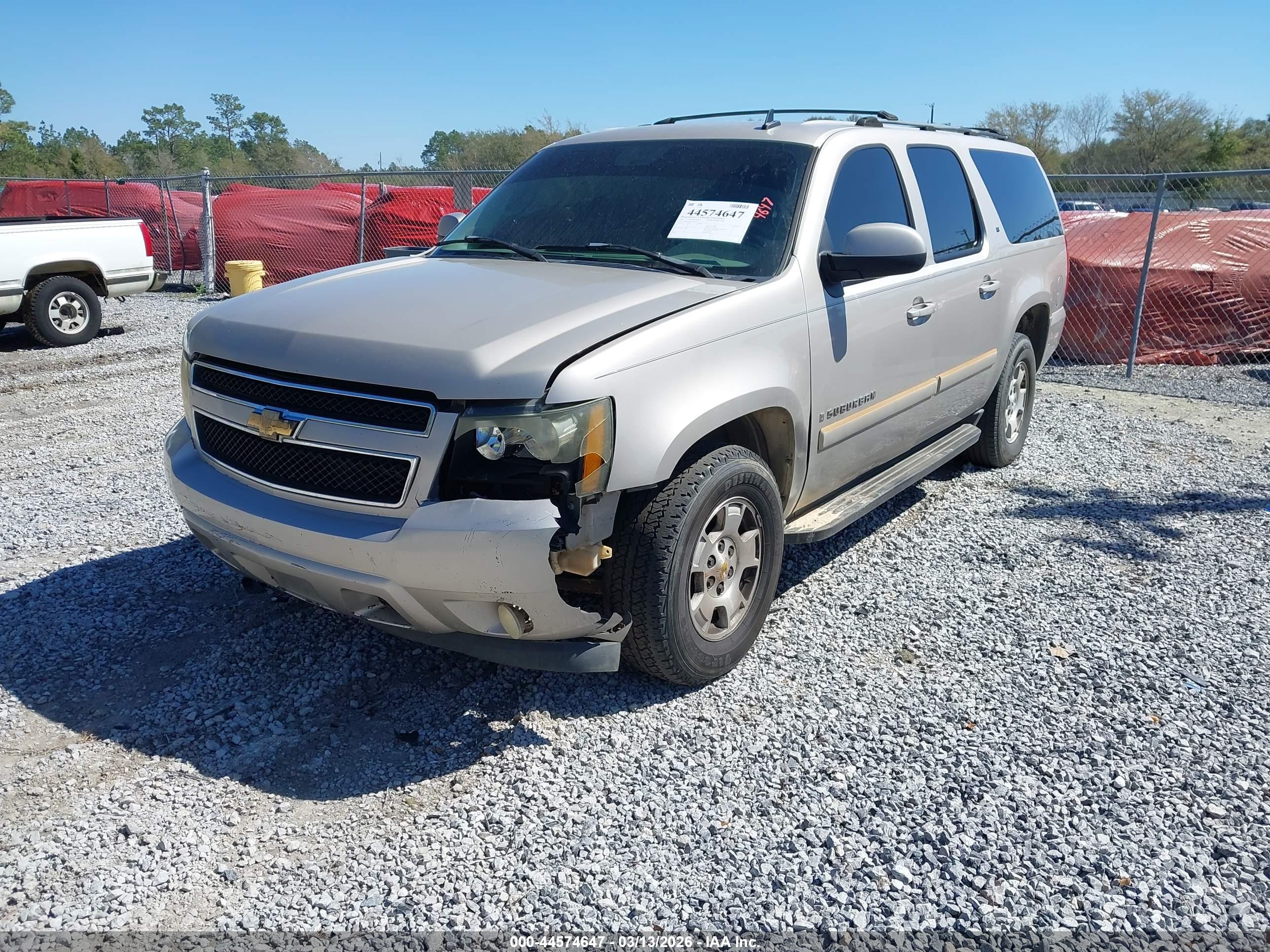 CHEVROLET SUBURBAN image 2