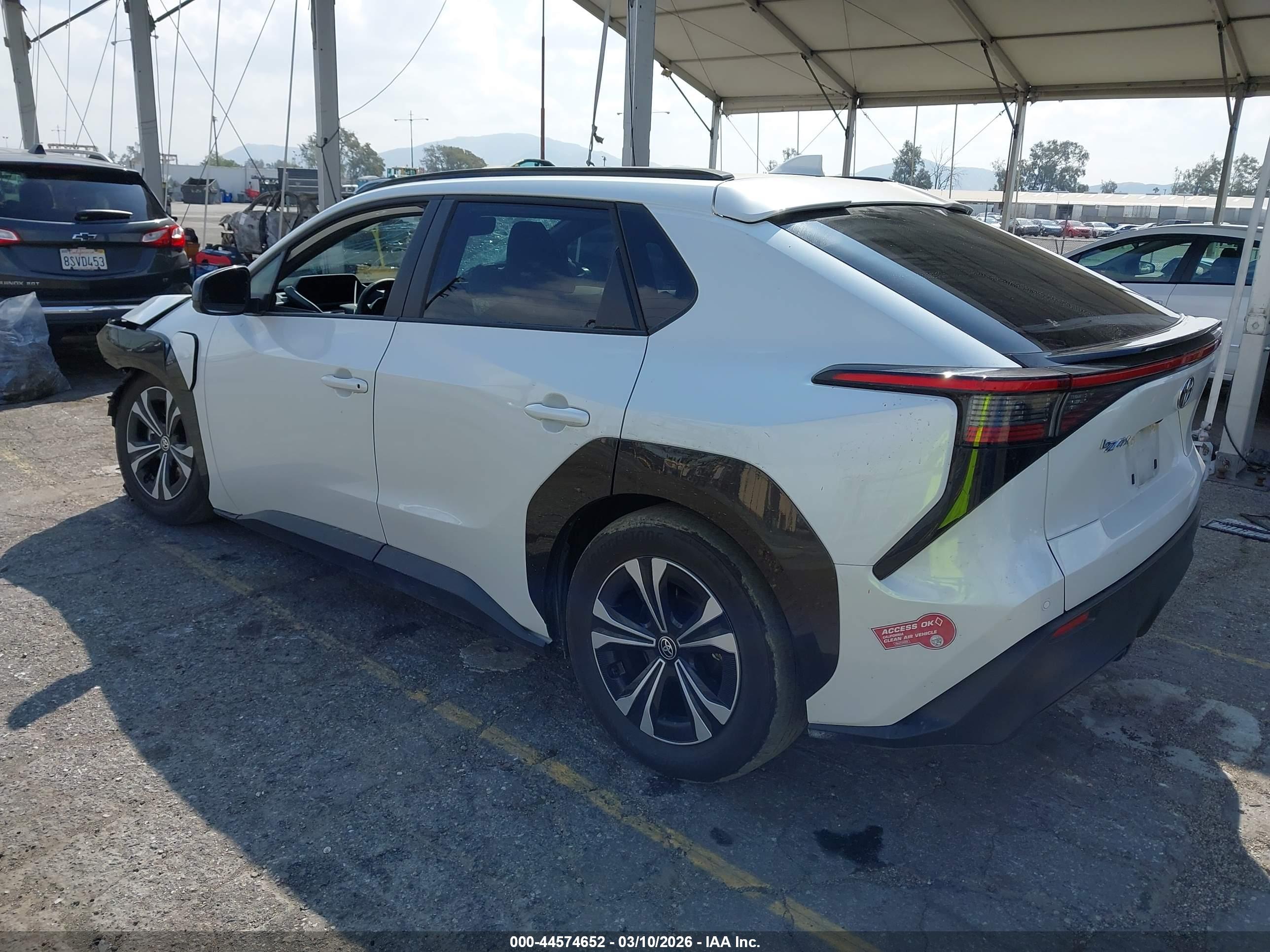 TOYOTA BZ4X image 3