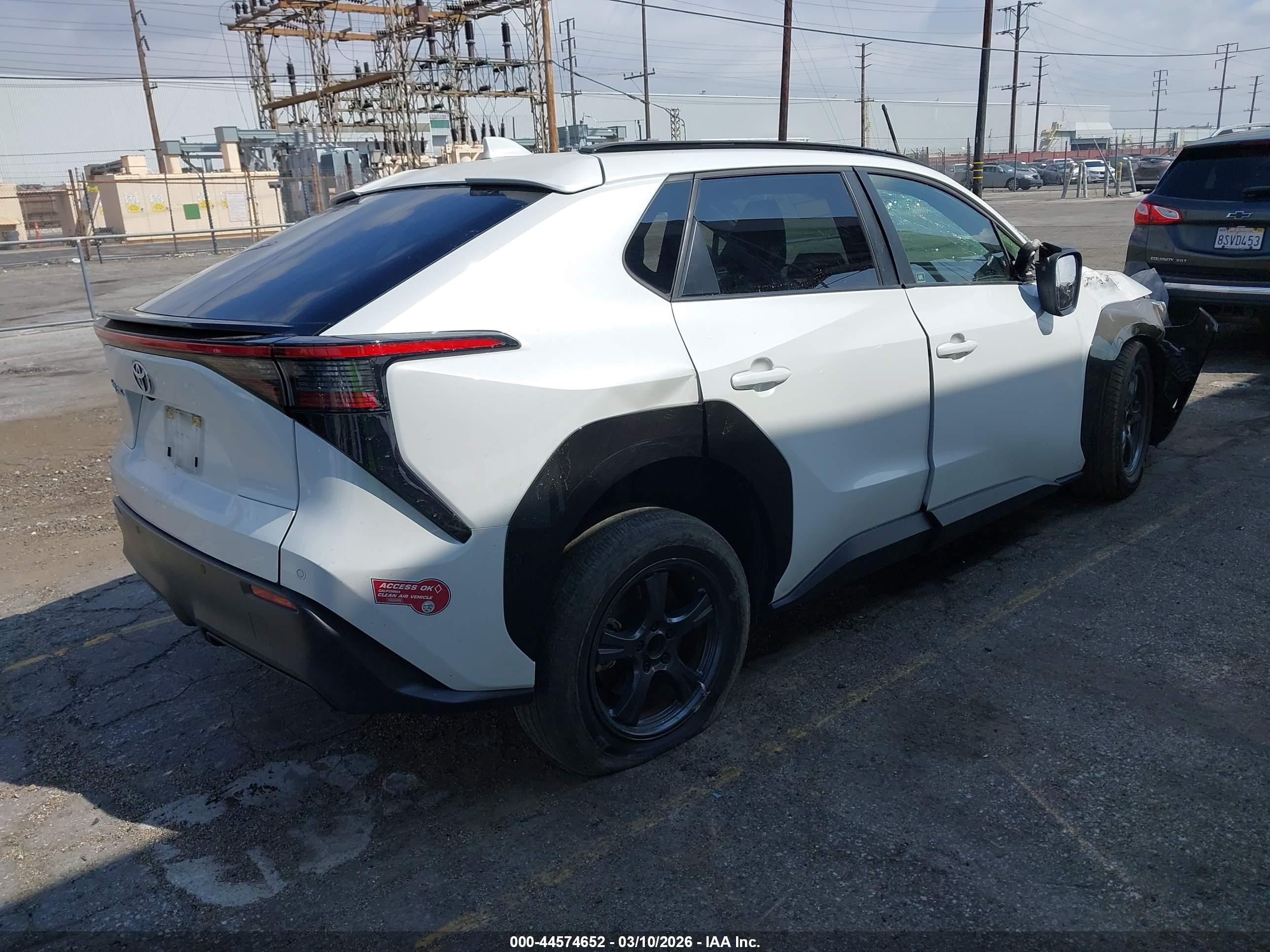 TOYOTA BZ4X image 4