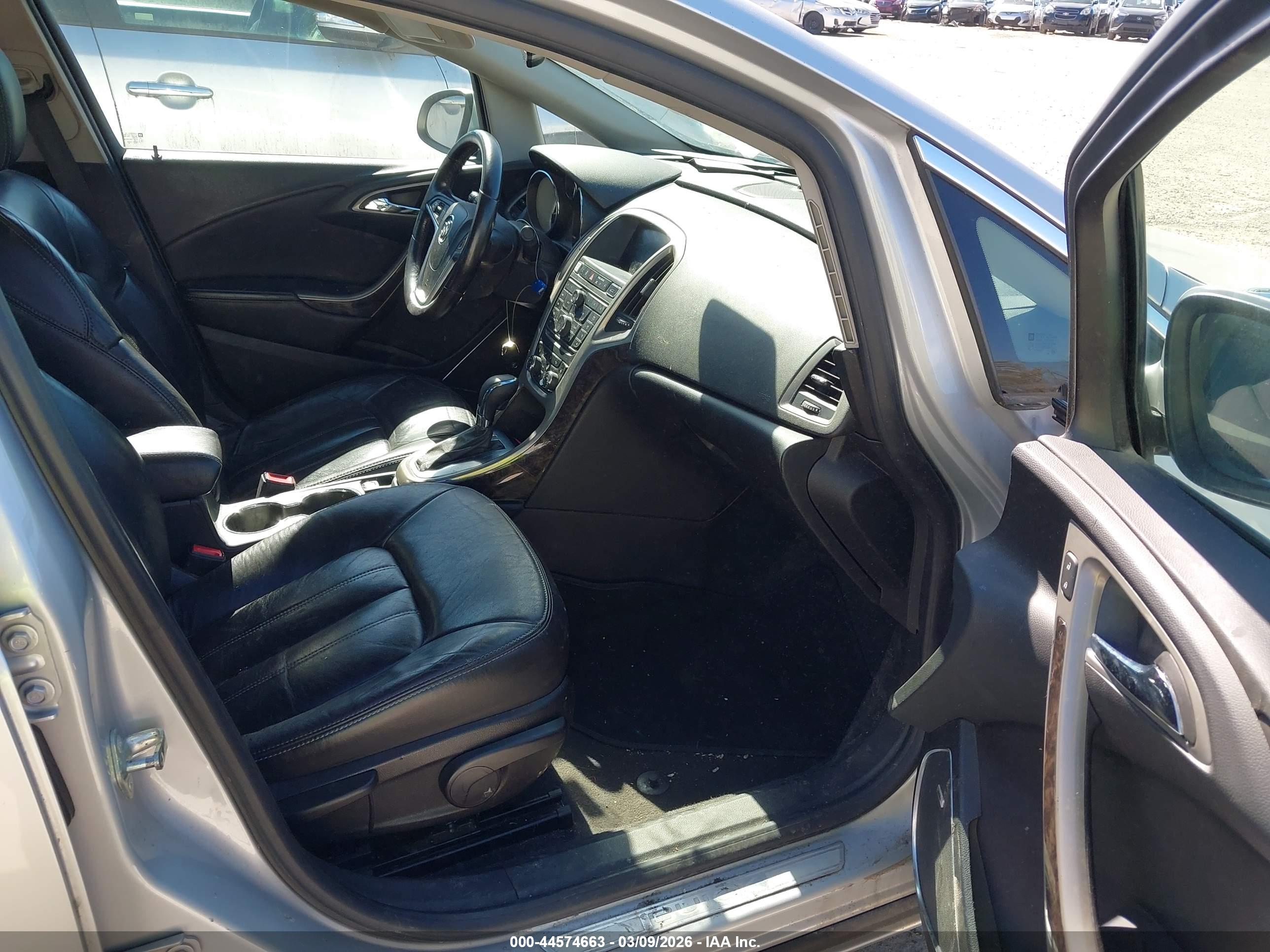 BUICK VERANO image 5