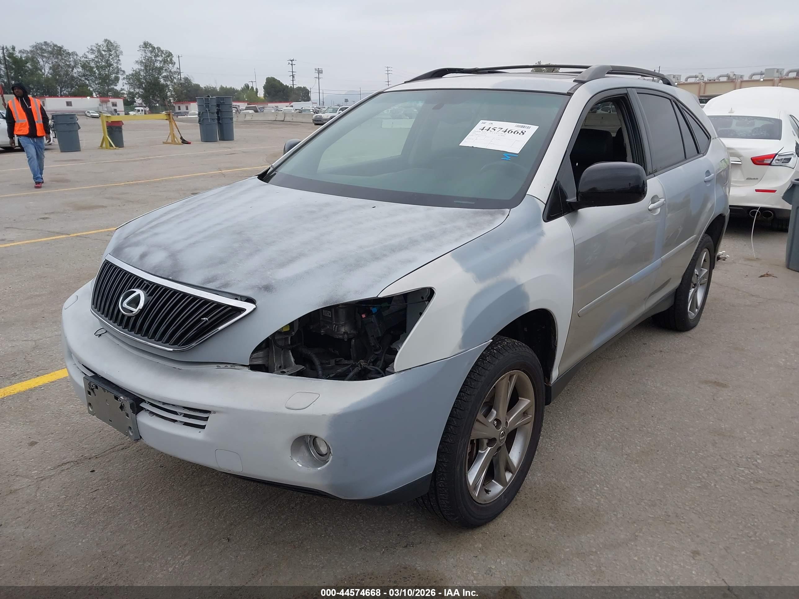LEXUS RX image 2