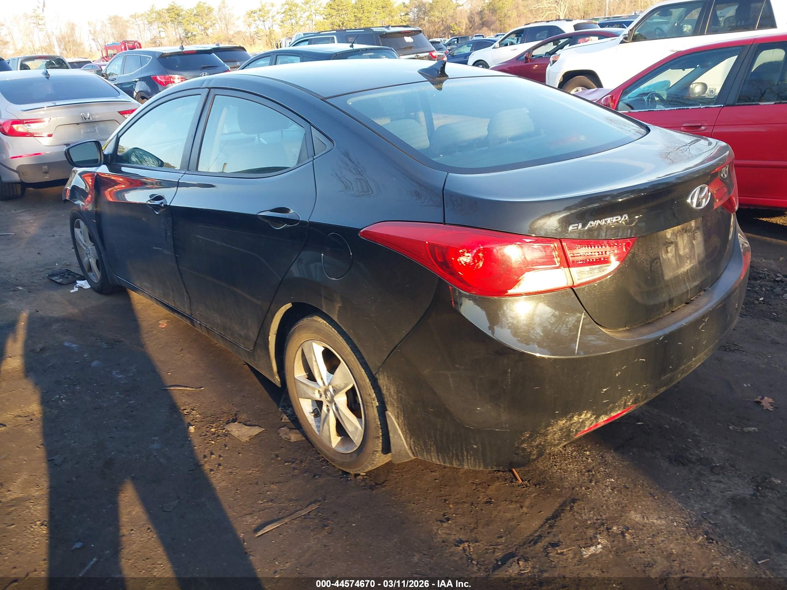 HYUNDAI ELANTRA image 3