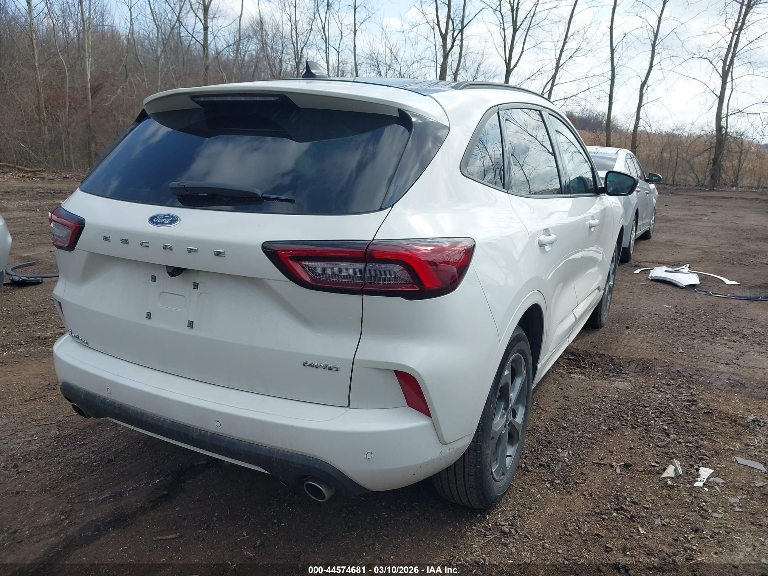 FORD ESCAPE image 4