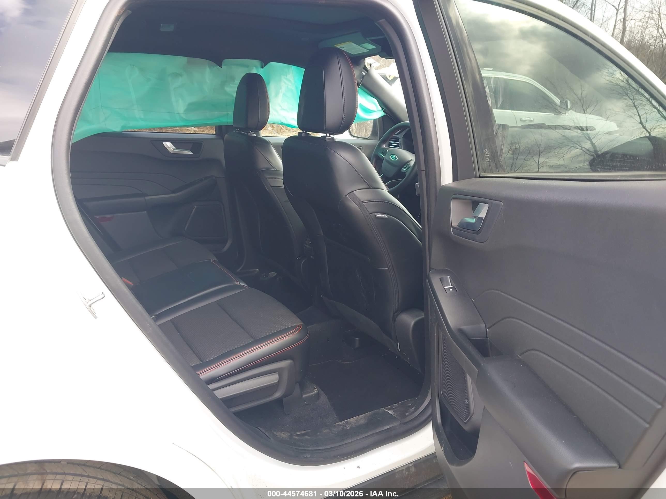 FORD ESCAPE image 8