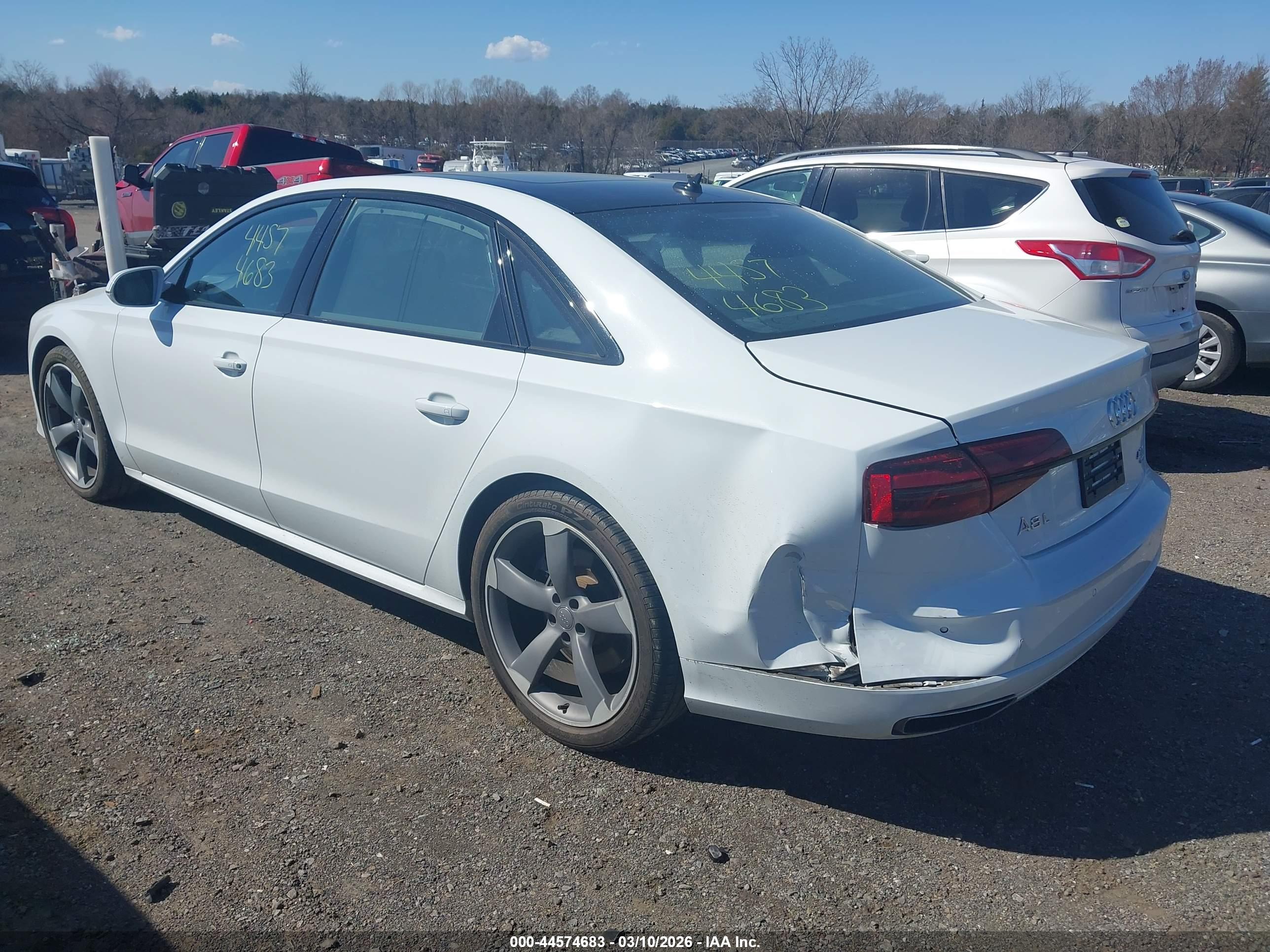 AUDI A8 image 3