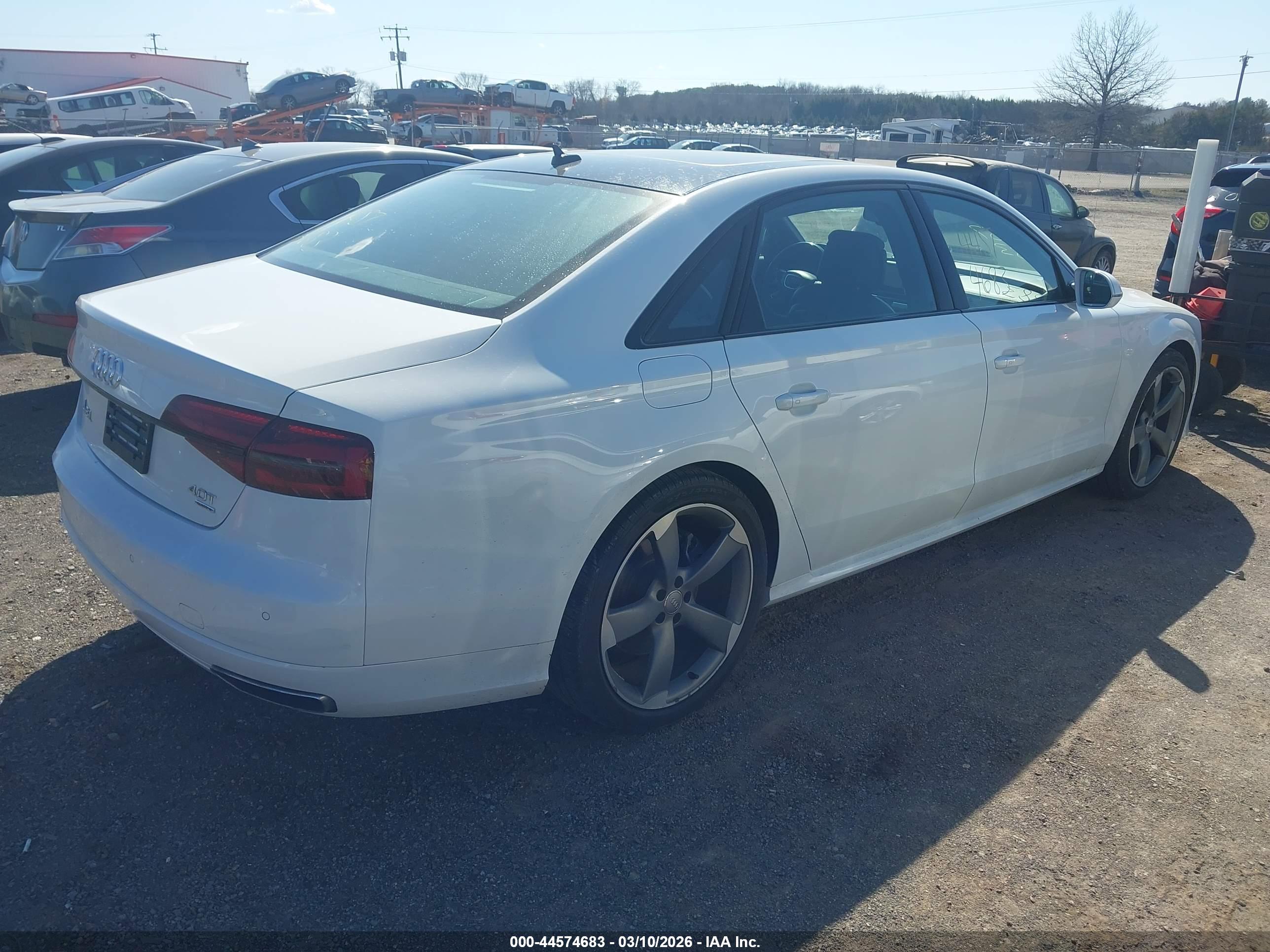 AUDI A8 image 4