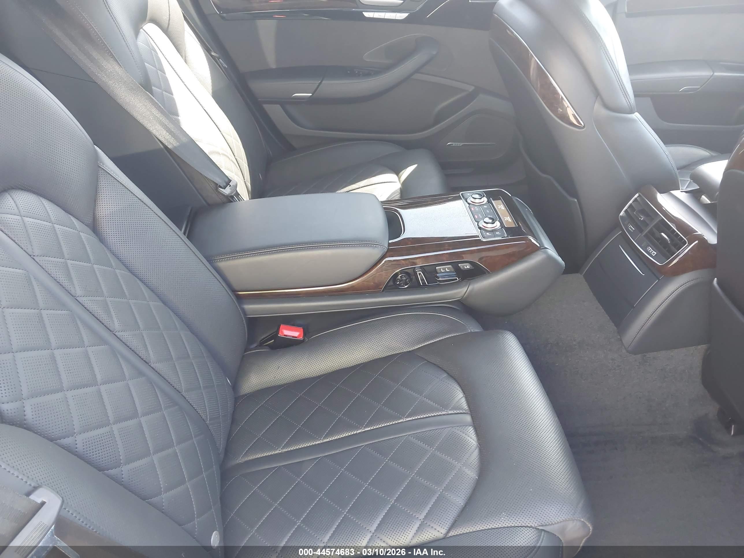 AUDI A8 image 8