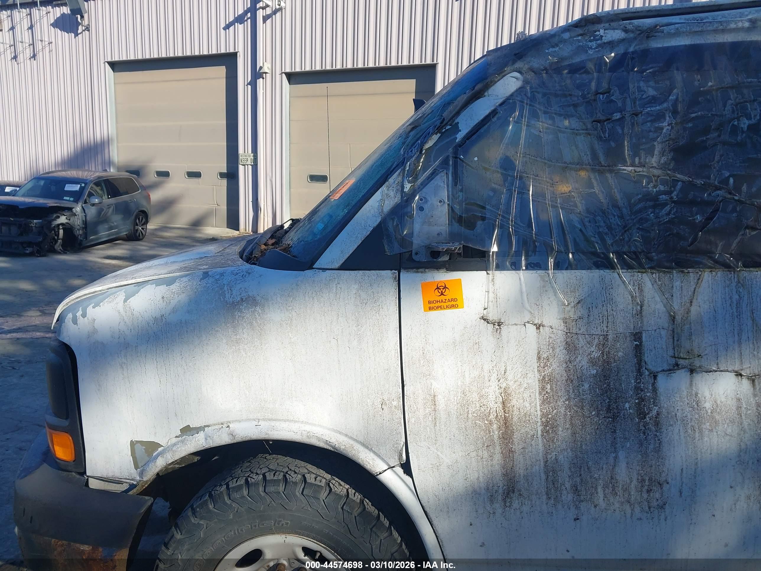 CHEVROLET EXPRESS image 6