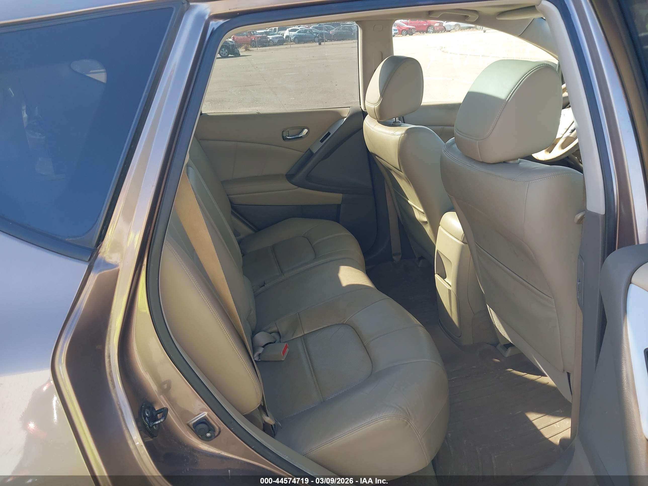 NISSAN MURANO image 8