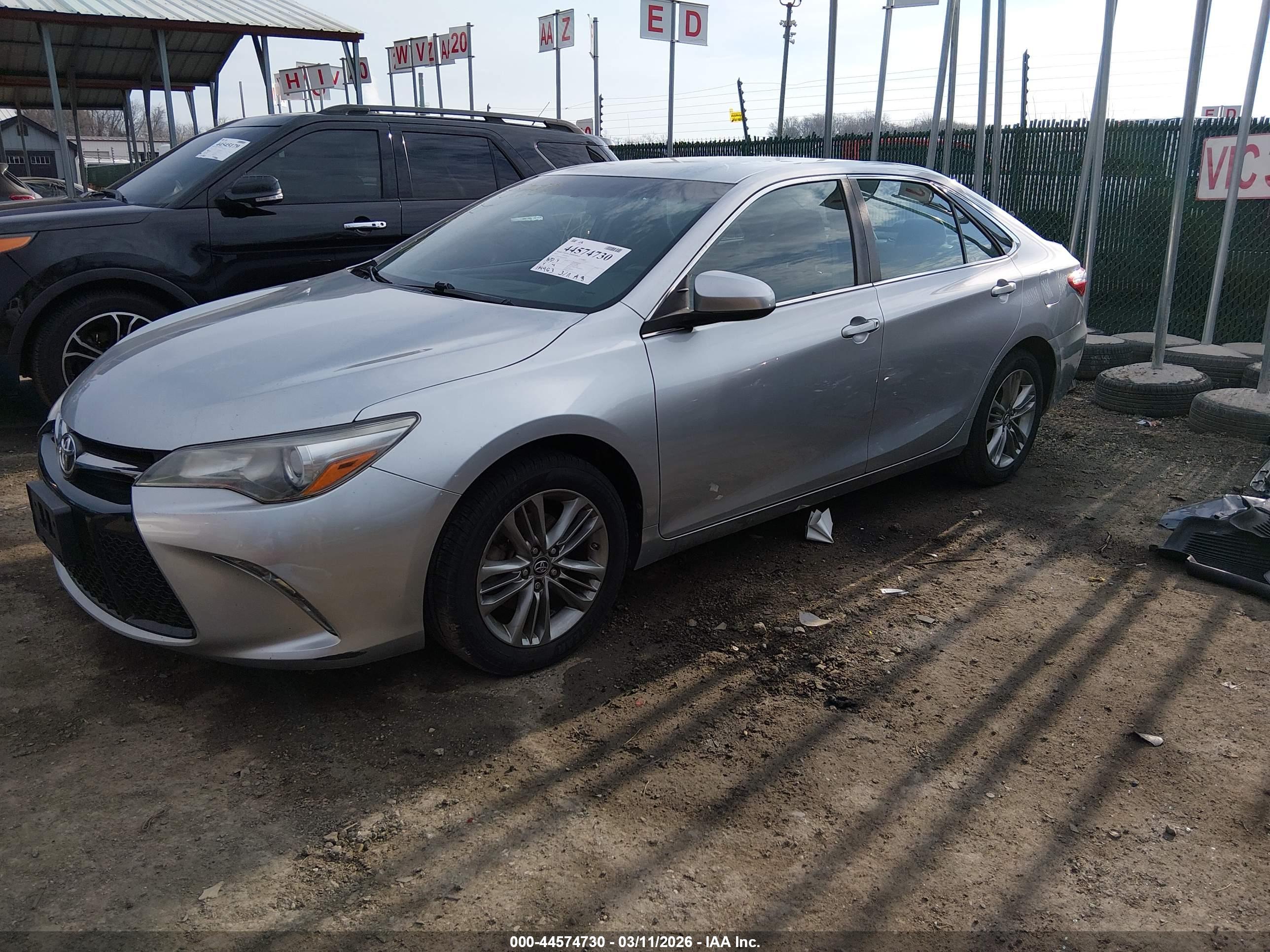 TOYOTA CAMRY image 2