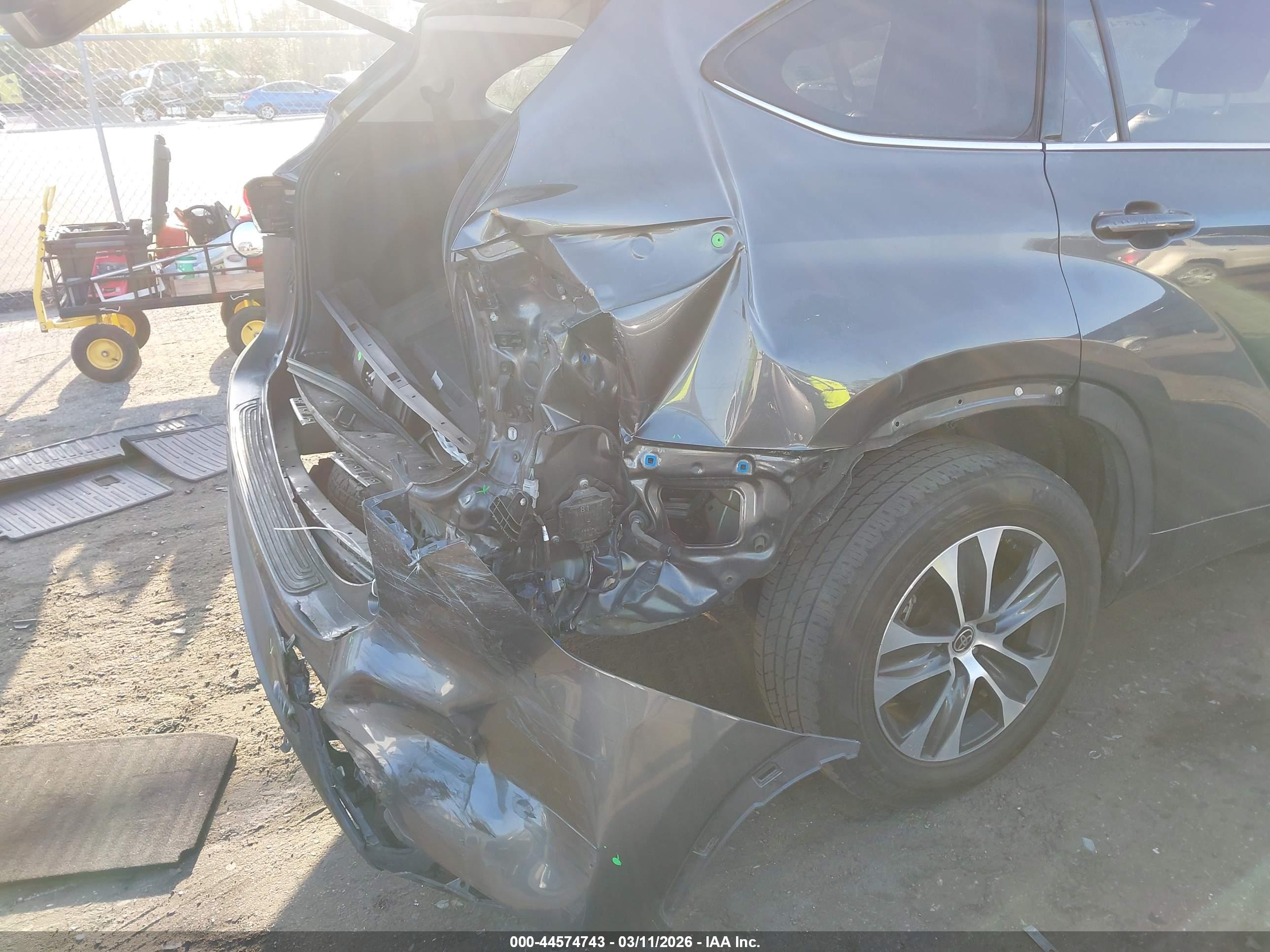 TOYOTA HIGHLANDER image 6