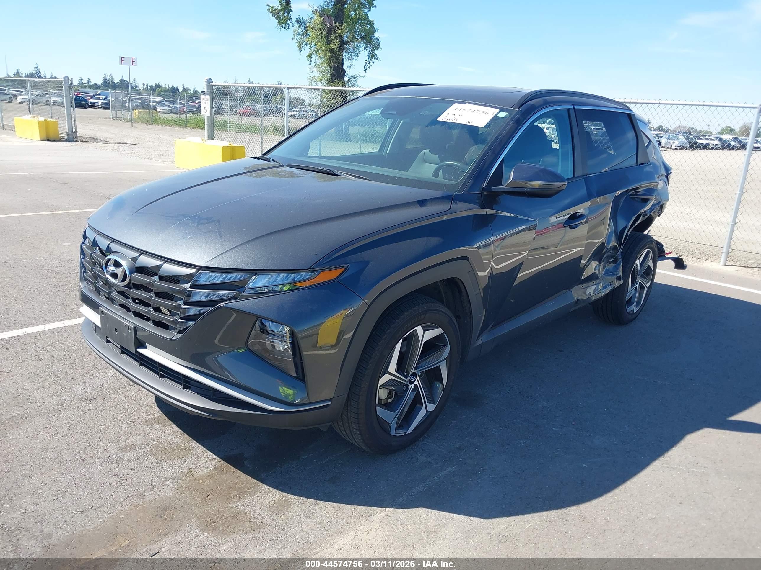 HYUNDAI TUCSON image 2