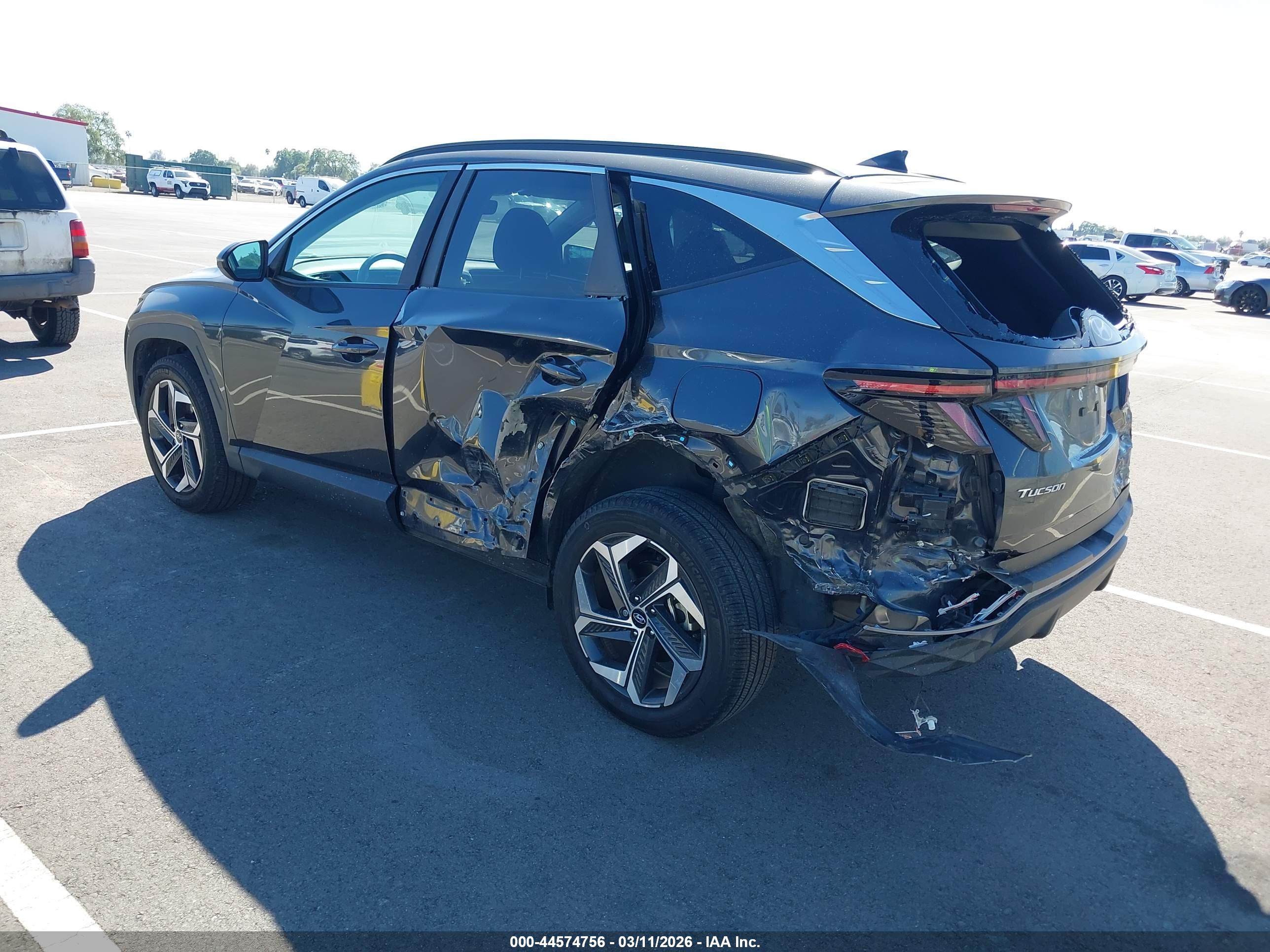 HYUNDAI TUCSON image 3