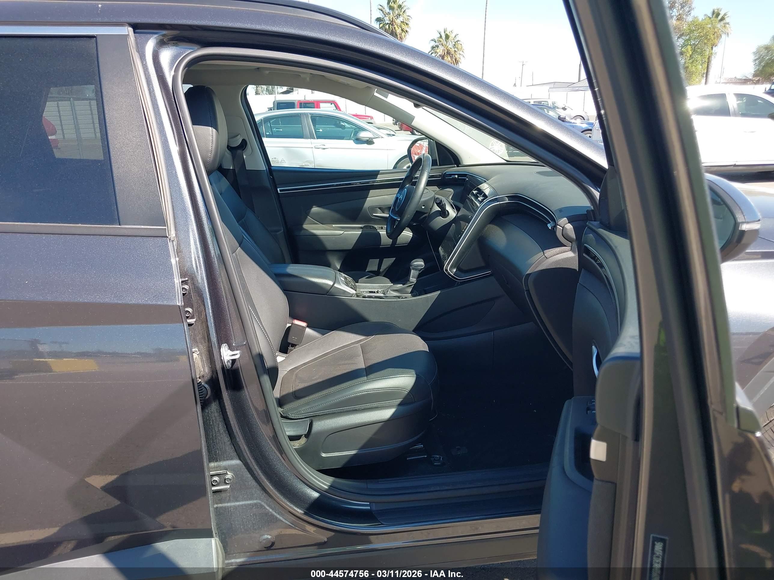 HYUNDAI TUCSON image 5