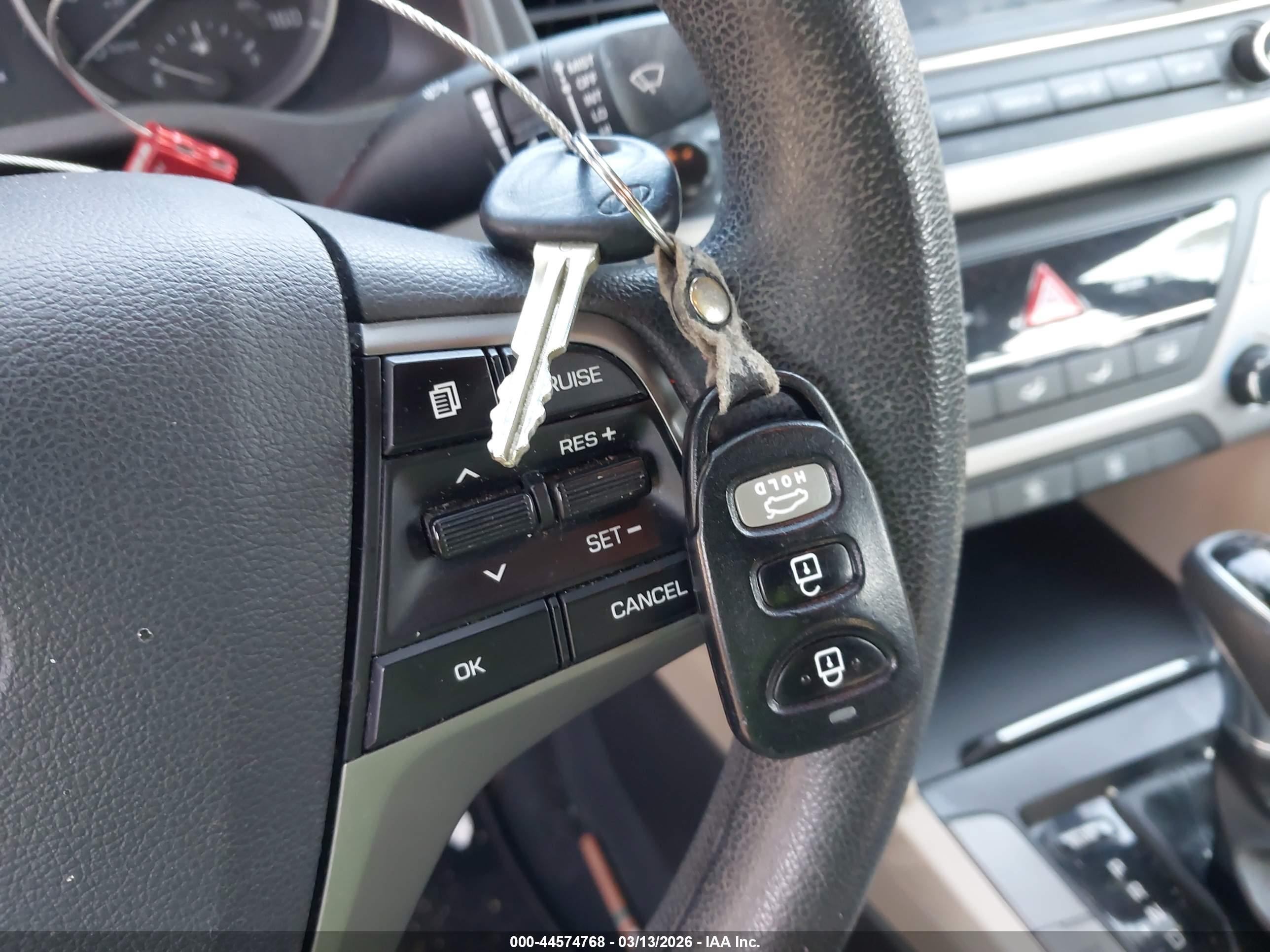 HYUNDAI ELANTRA image 11