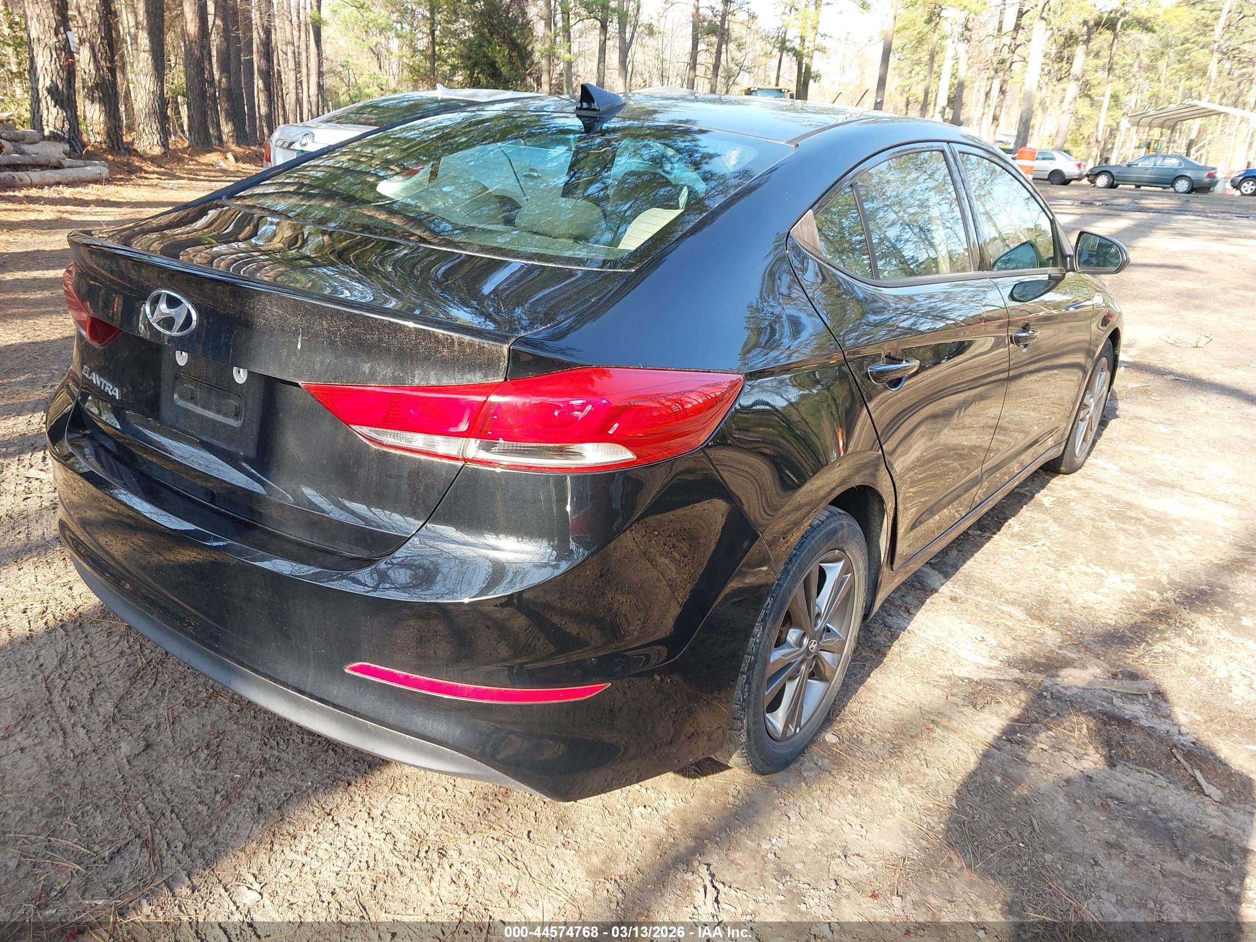 HYUNDAI ELANTRA image 4