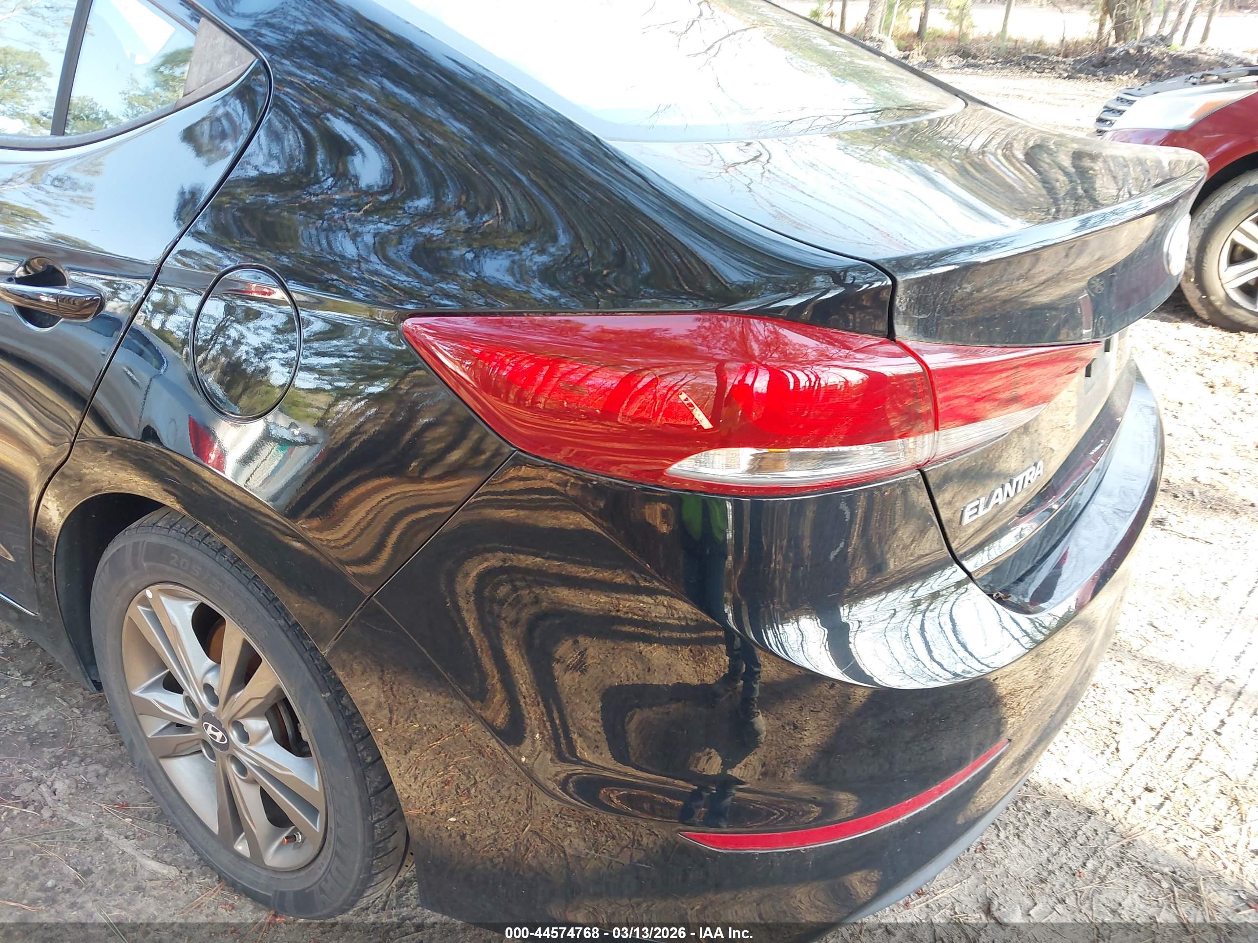 HYUNDAI ELANTRA image 6