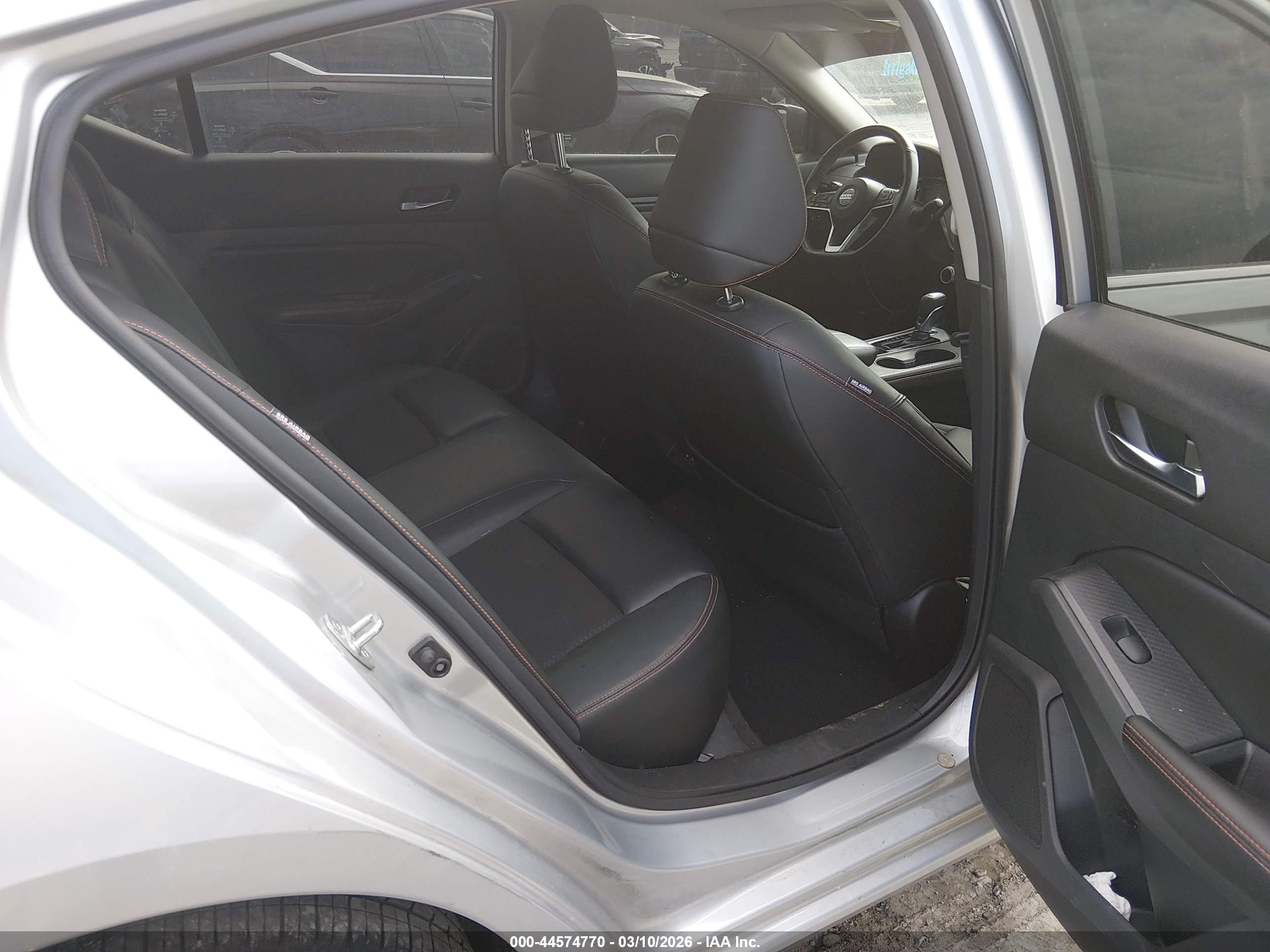 NISSAN ALTIMA image 8
