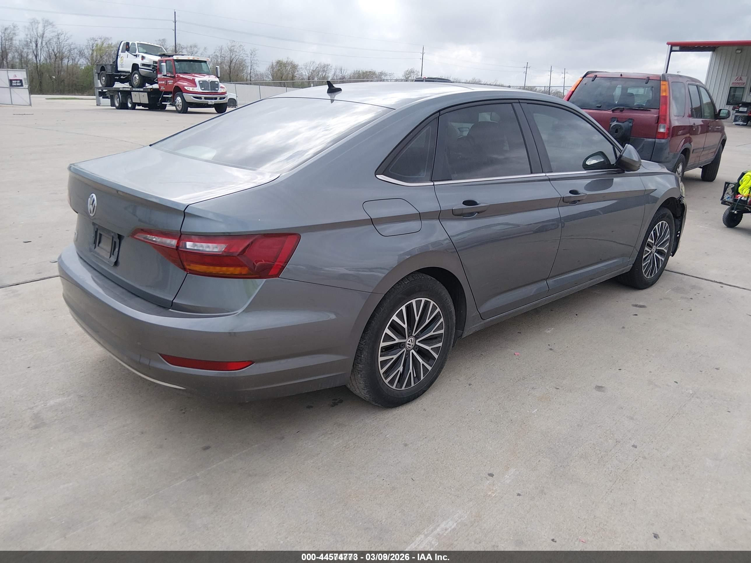 VOLKSWAGEN JETTA image 4