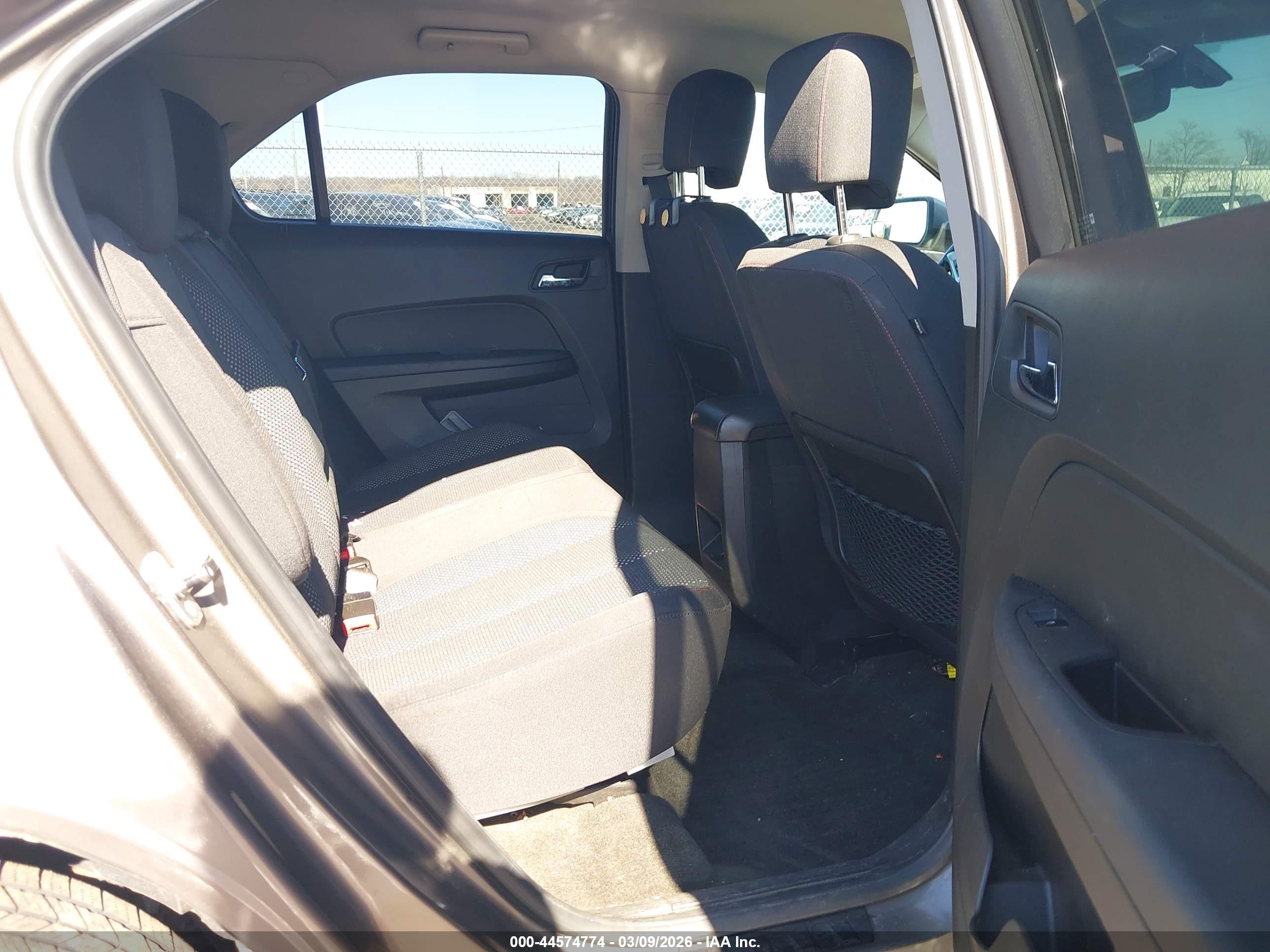CHEVROLET EQUINOX image 8