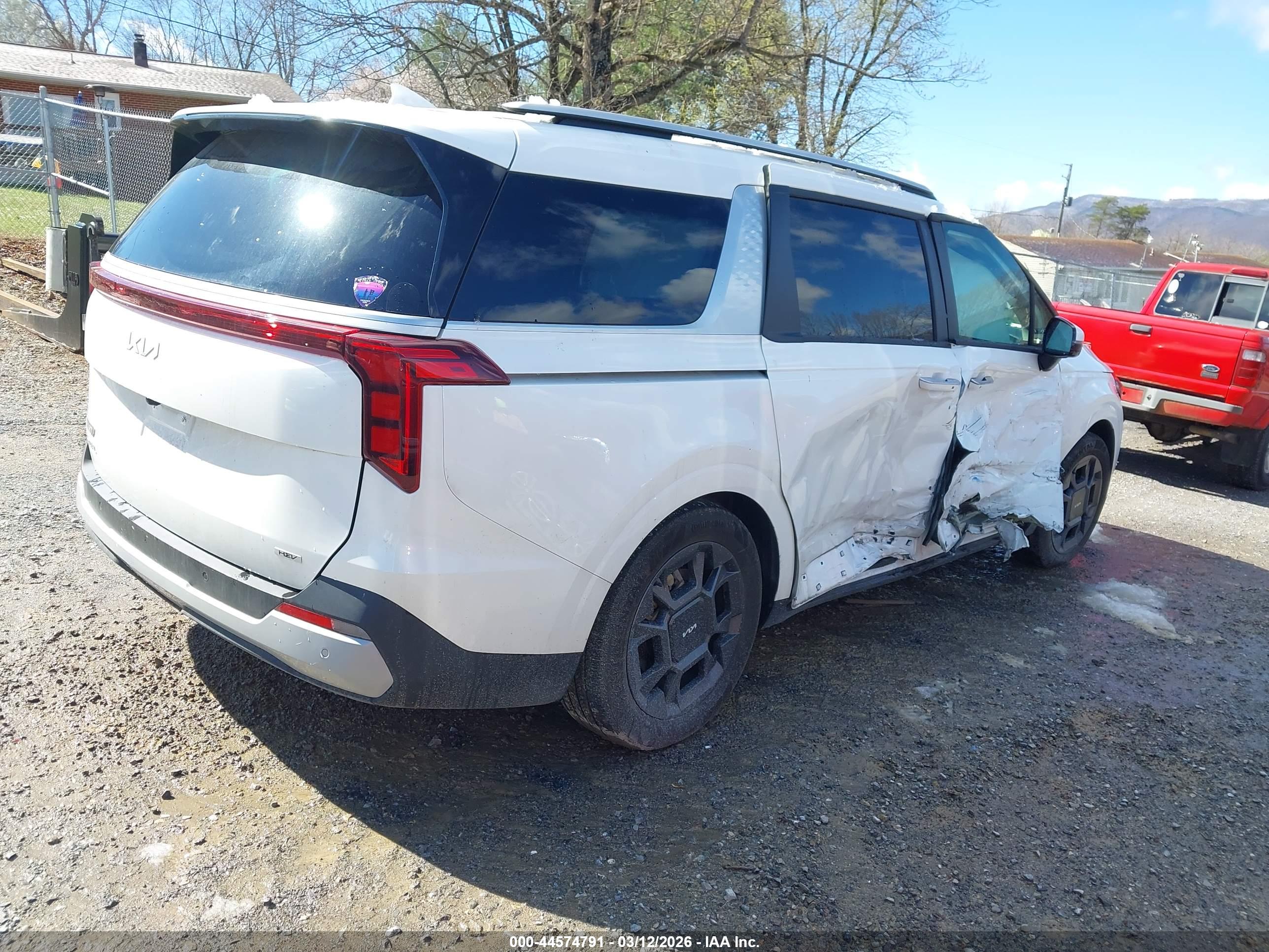 KIA CARNIVAL image 4