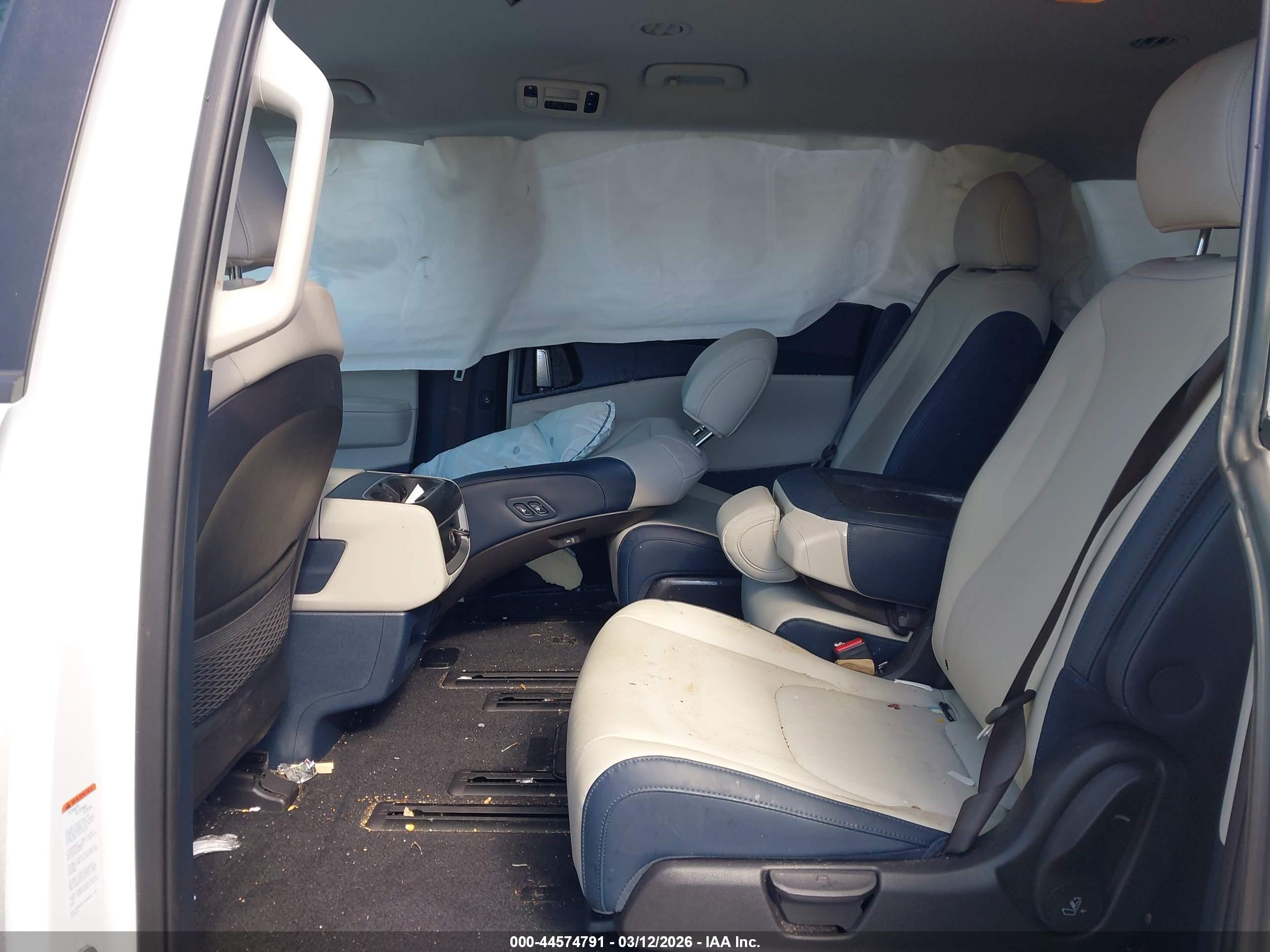KIA CARNIVAL image 8