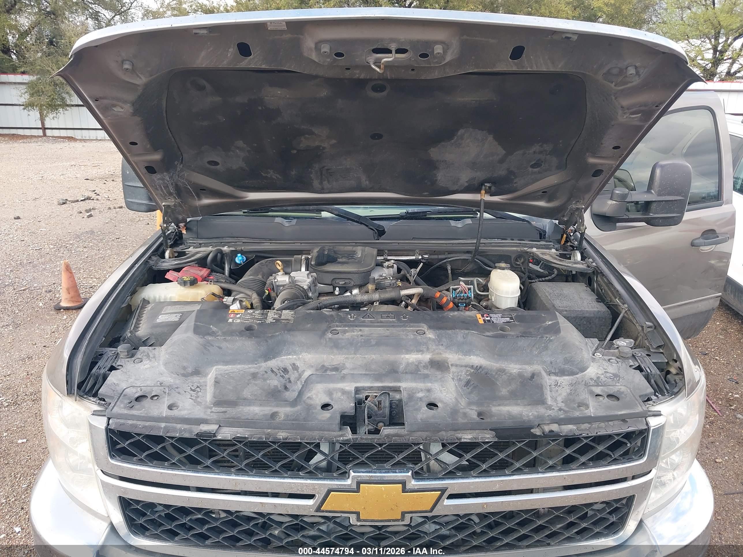 CHEVROLET SILVERADO image 10