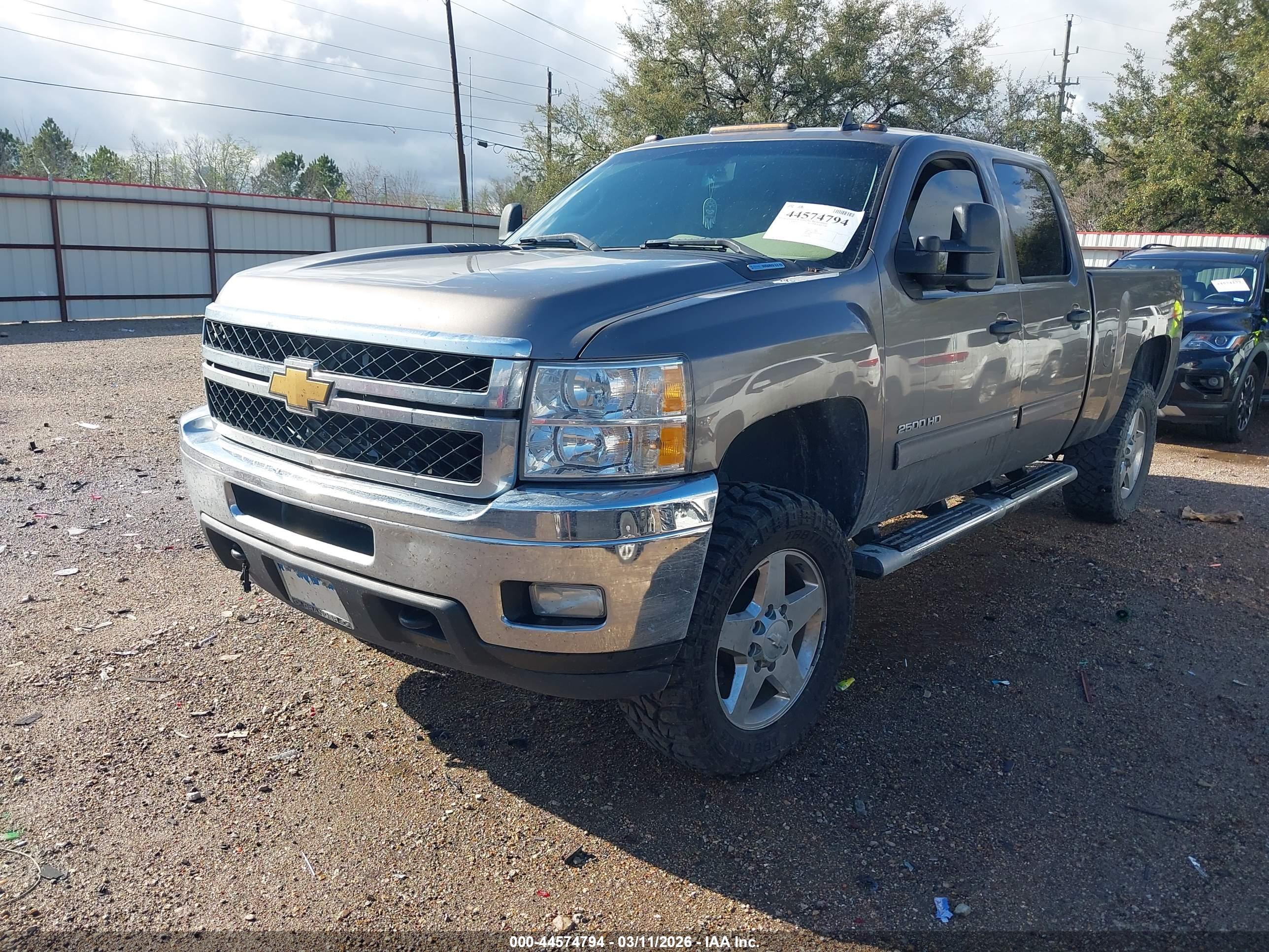 CHEVROLET SILVERADO image 2