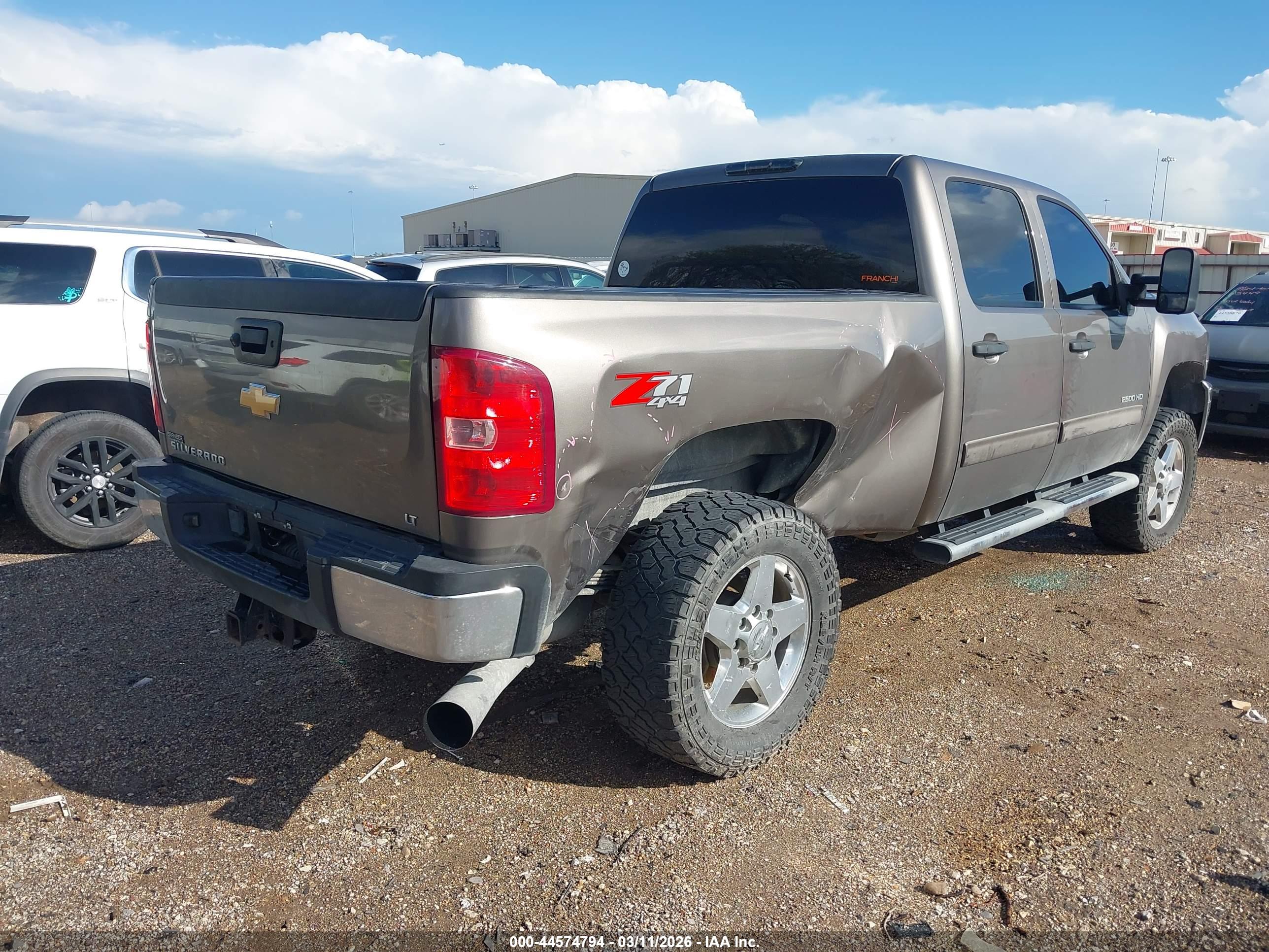 CHEVROLET SILVERADO image 4
