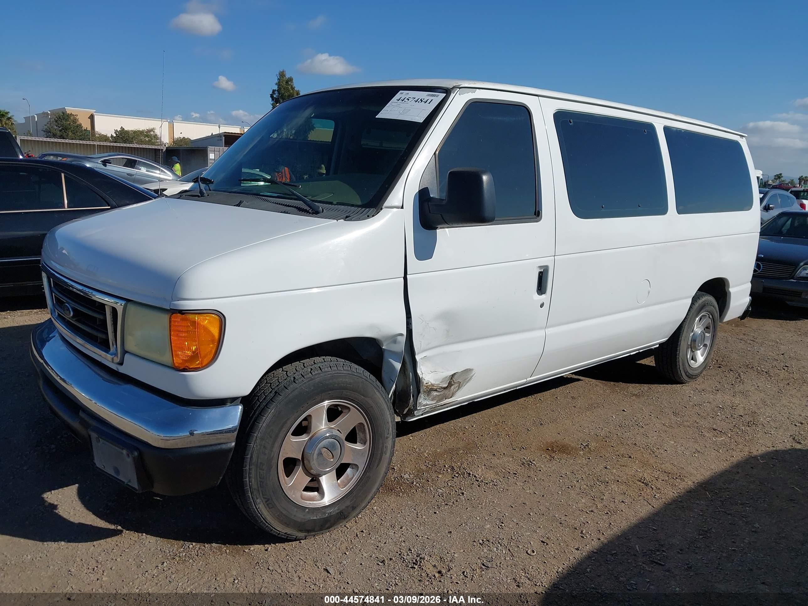 FORD E-150 image 2